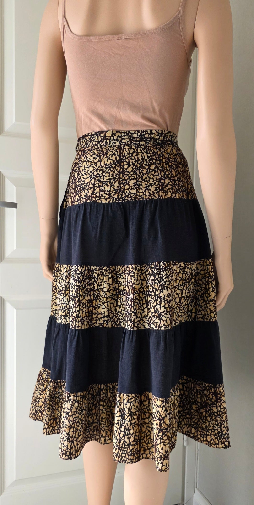 Lace, batik patterned frill skirt from the 70s-80s, waist 80cm, size 40