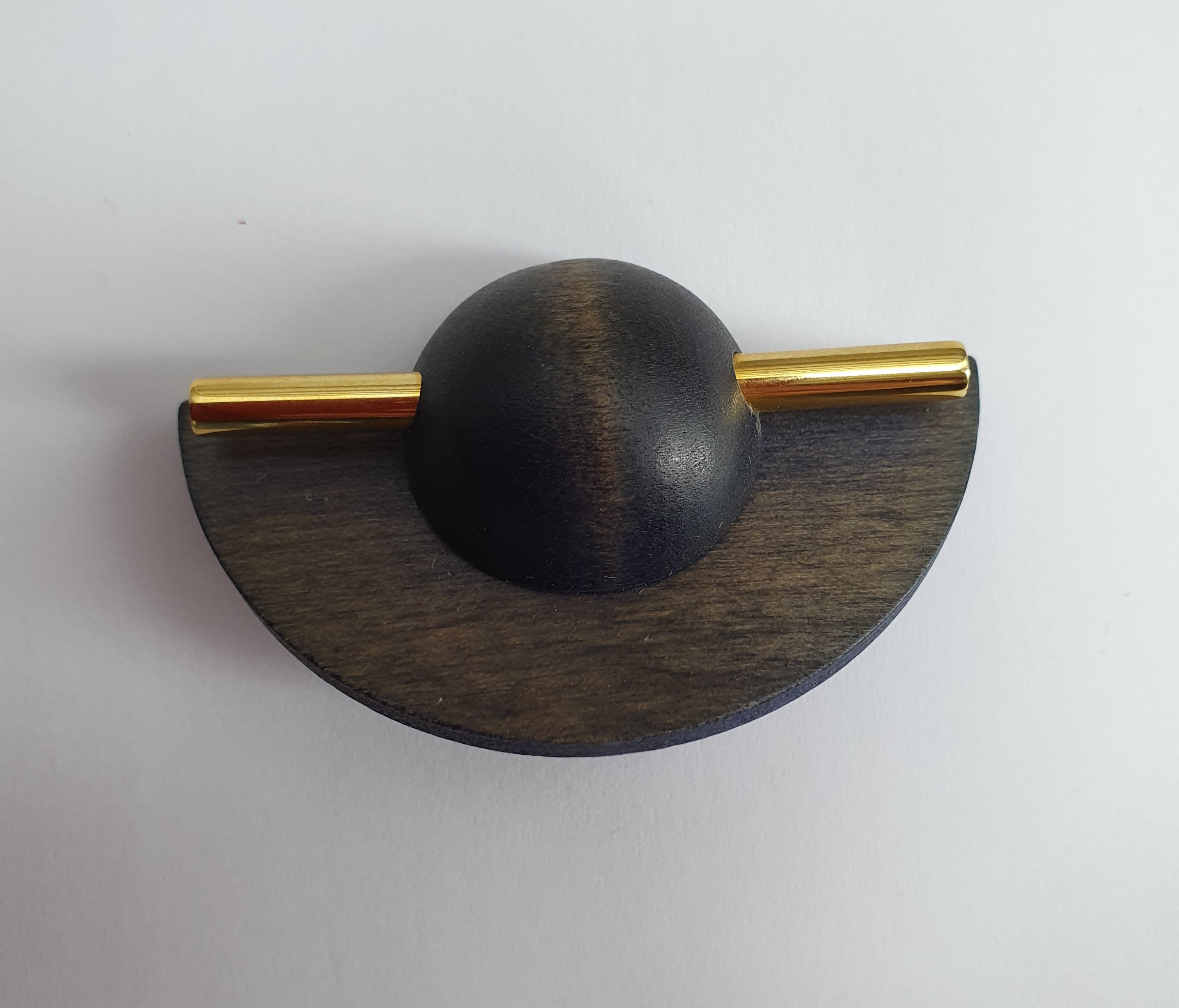 Aarikka, Lady brooch from the 80s-90s