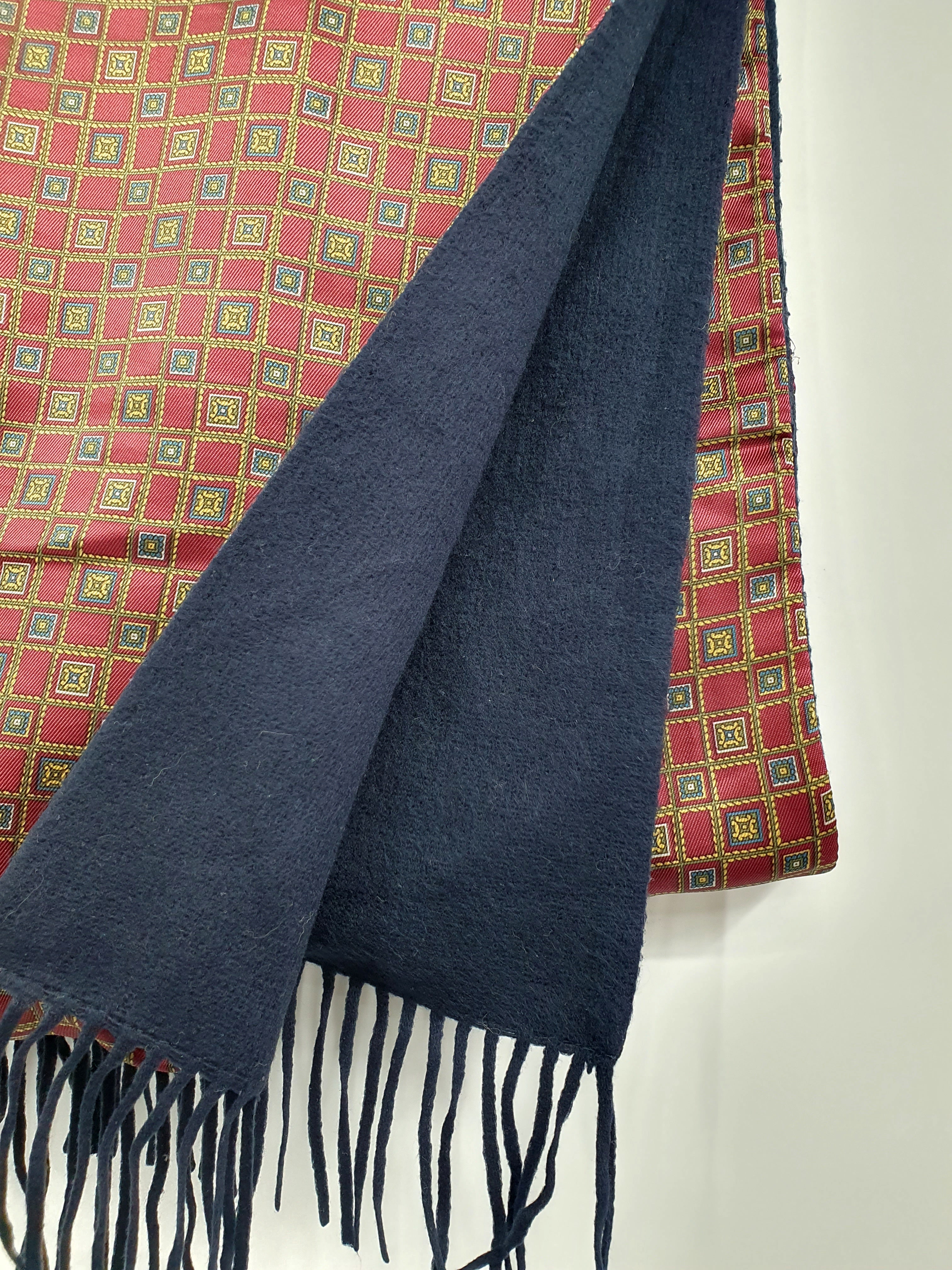 Long men's secondhand scarf, size 27x135cm