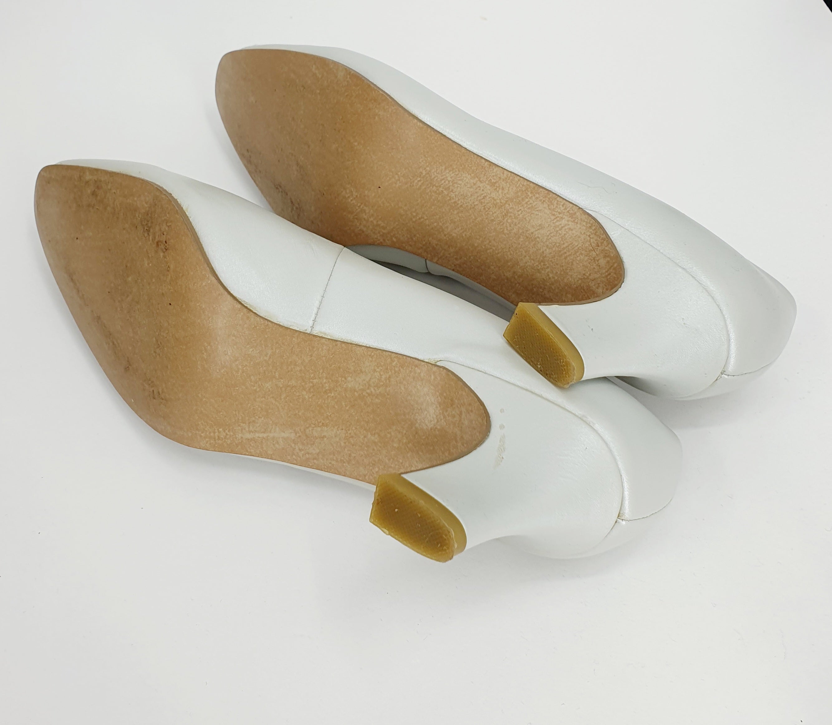 Gino Ventori, vaaleat juhlakengät / hääkengät, naisten korkokengät, kuva pohjasta