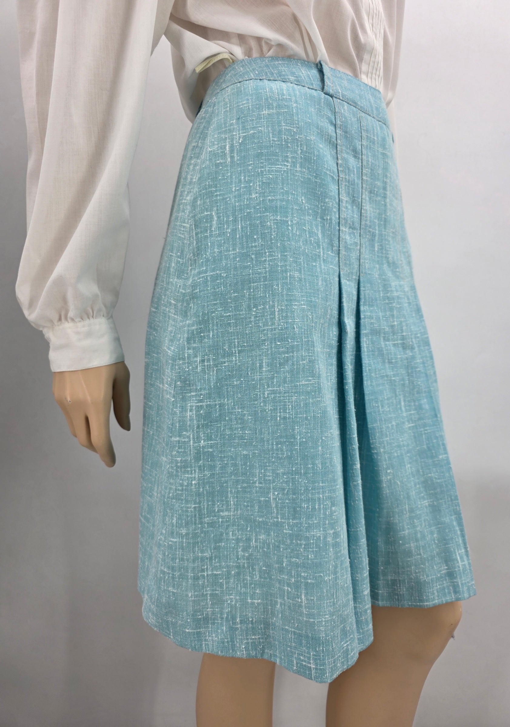 Design-Tuote Oy, light turquoise pleated skirt from the 70s, waist 64cm, size 34