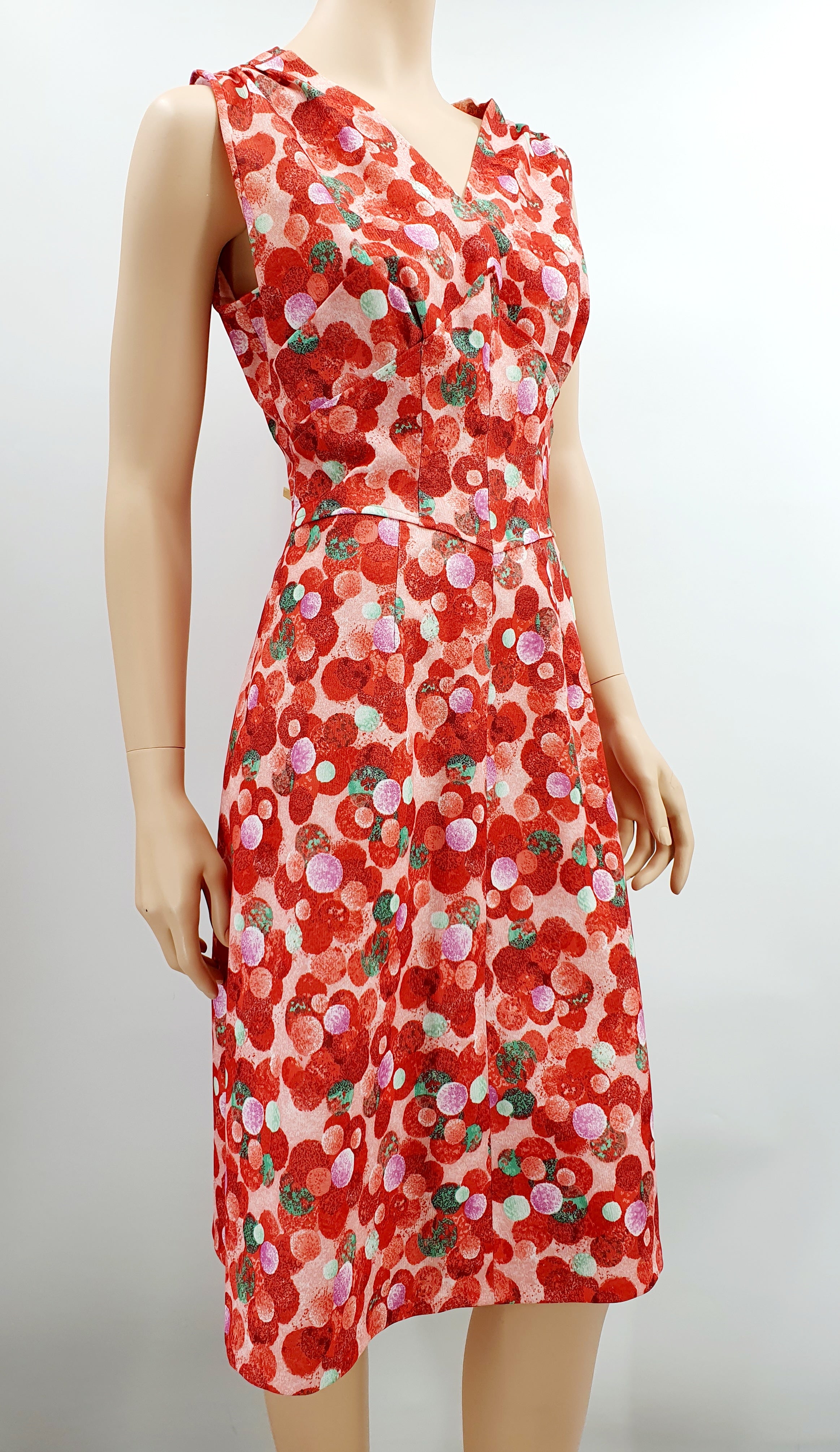 Sleeveless retro dress from the 70s, size 40