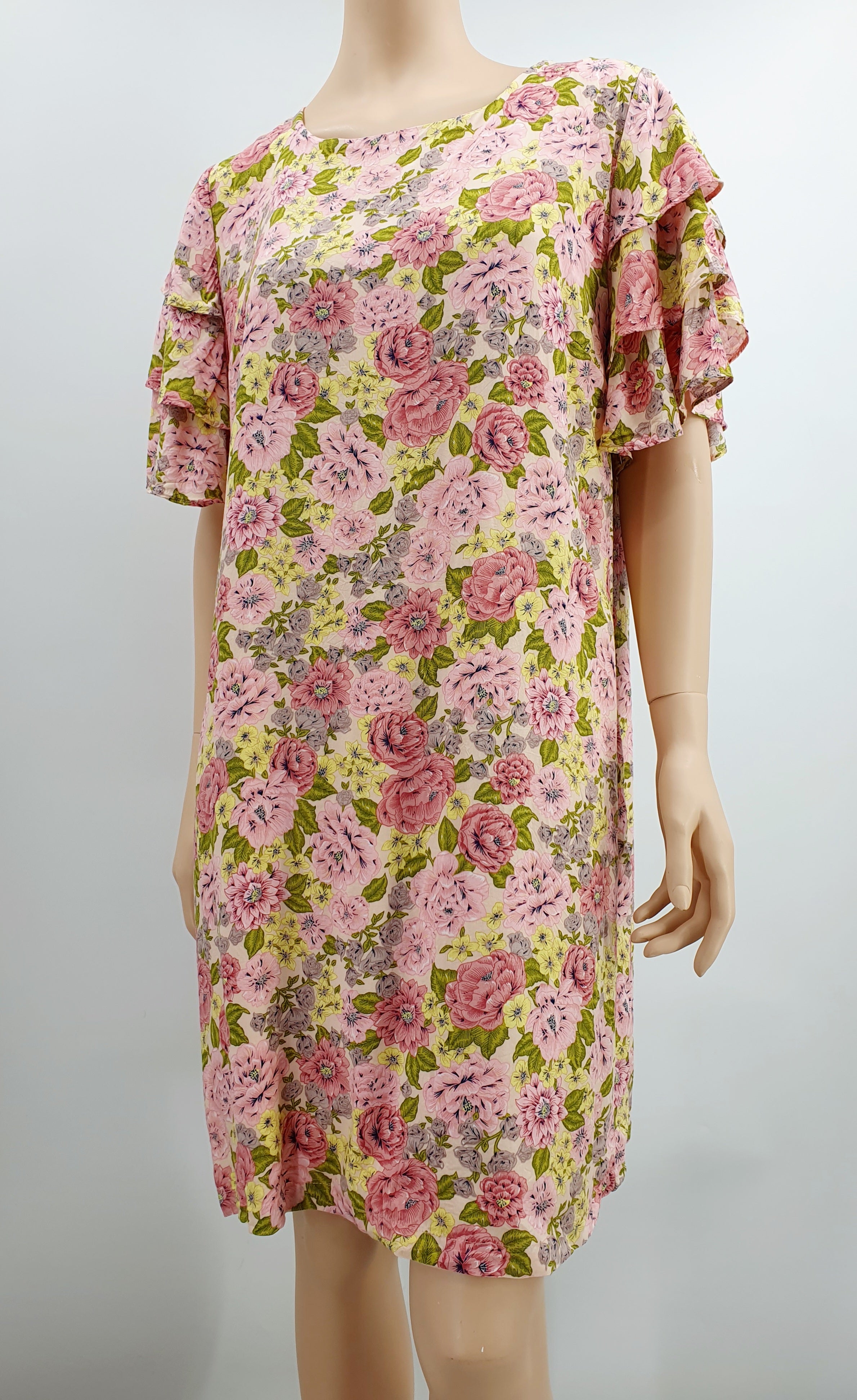 Pink viscose floral dress from the 90s-2000s, size 38-40