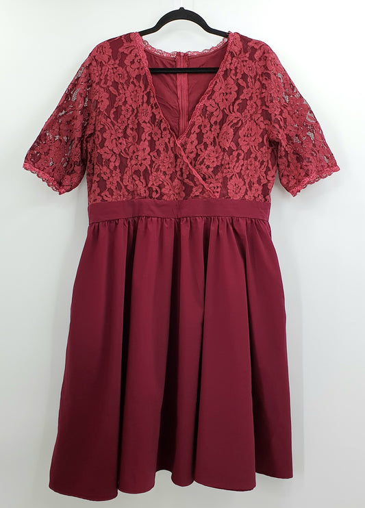 Party dress, burgundy lace, size 42/44