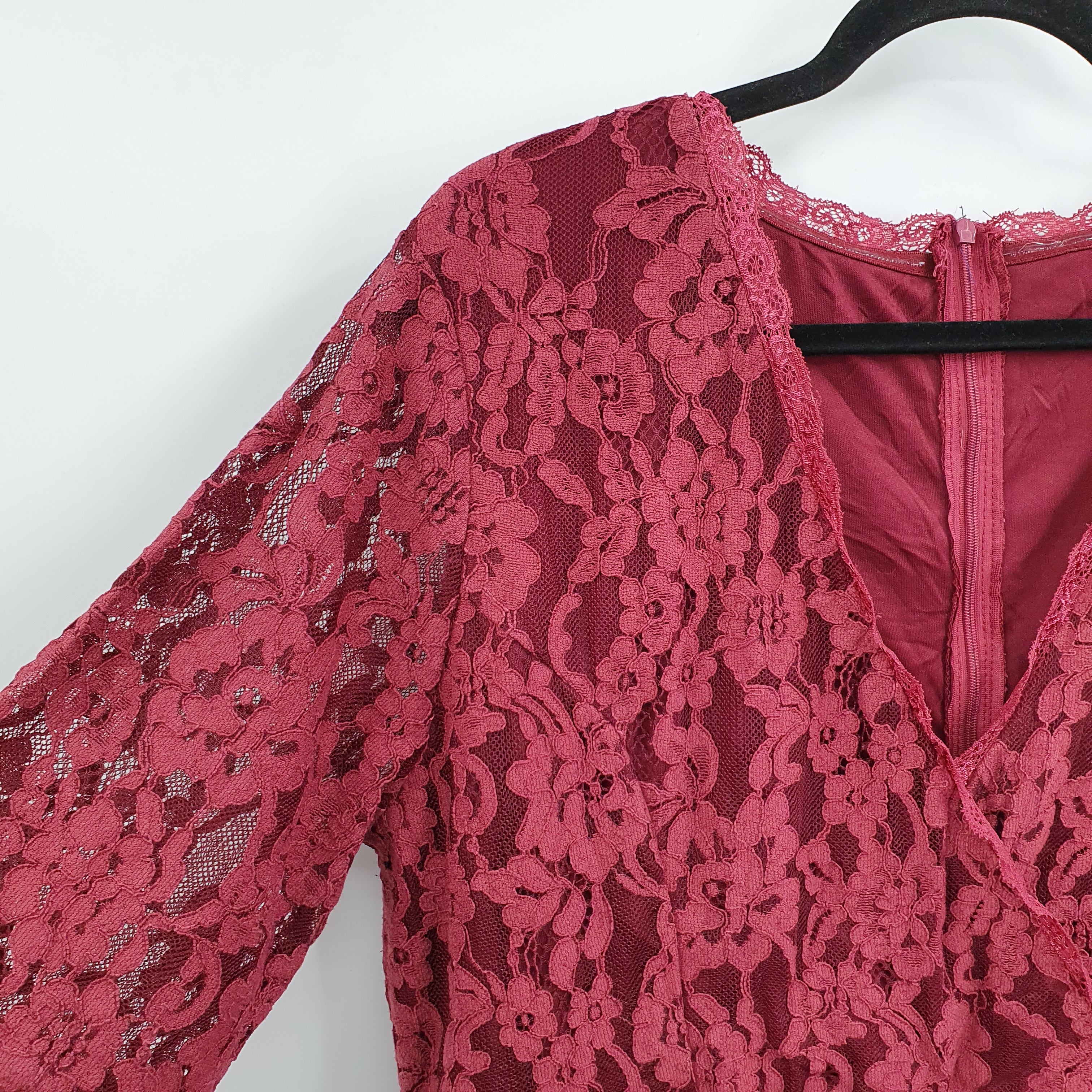 Party dress, burgundy lace, size 42/44