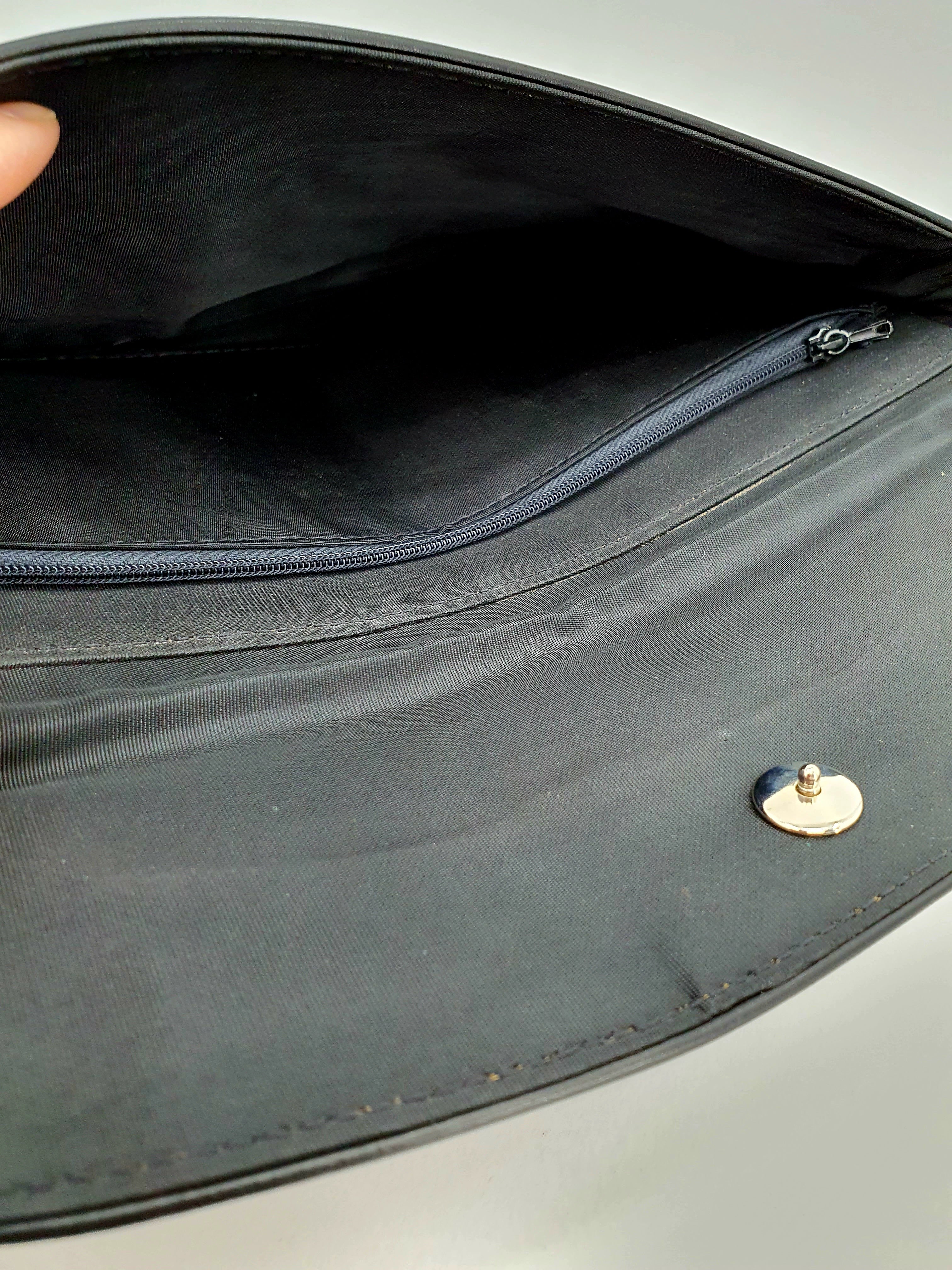 Black shoulder bag from the 70s-80s, genuine leather