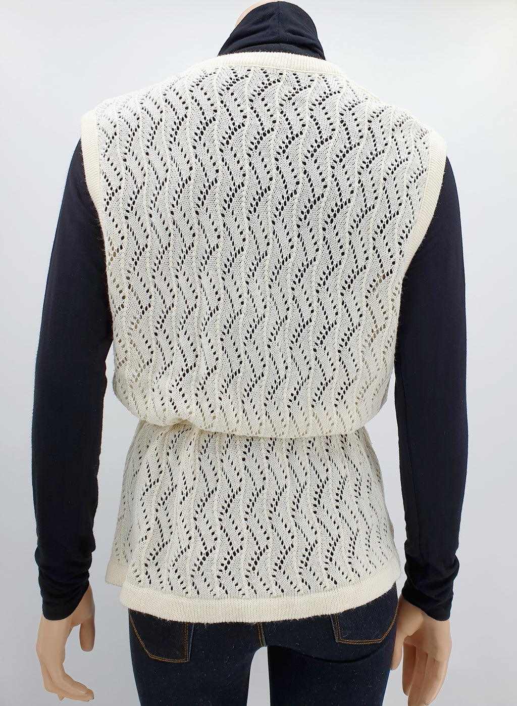 Luonnonvalkoinen vintage pitsineuleliivi 80-luku Koko 38-40-42 Kuva takaa