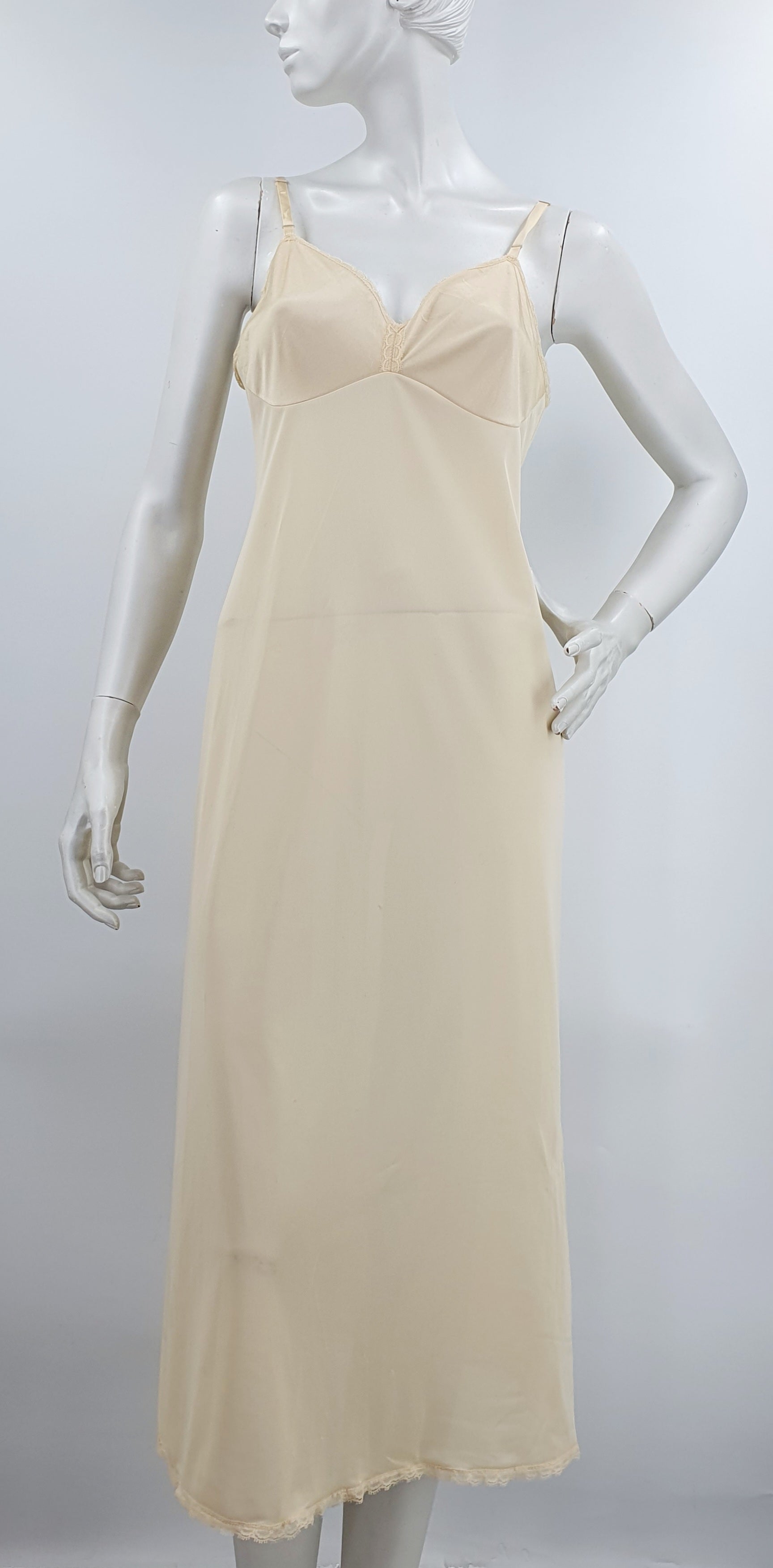 Vanity Fair, nude lingerie from the 70s-80s, size 36-38