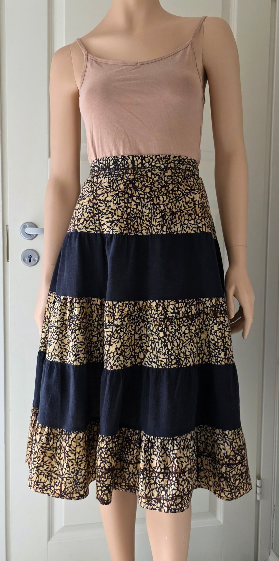 Lace, batik patterned frill skirt from the 70s-80s, waist 80cm, size 40