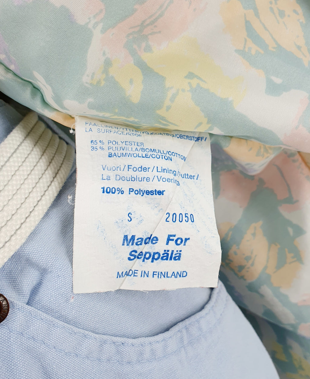 Reflex, luunvalkoinen välikausitakki 90-luvulta, kevät-kesätakki naiselle, kuva sivulta, kuva tuotelapusta