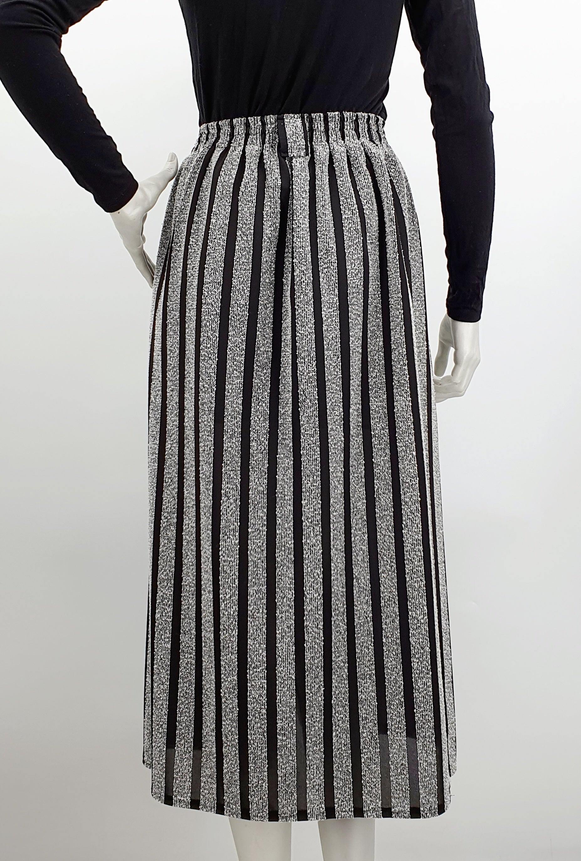 Black-gray midi skirt from the 90s, size 38