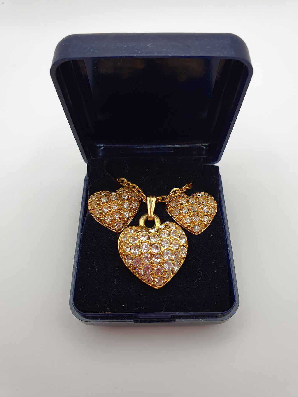 Jewelry set, gold-colored heart earrings and necklace