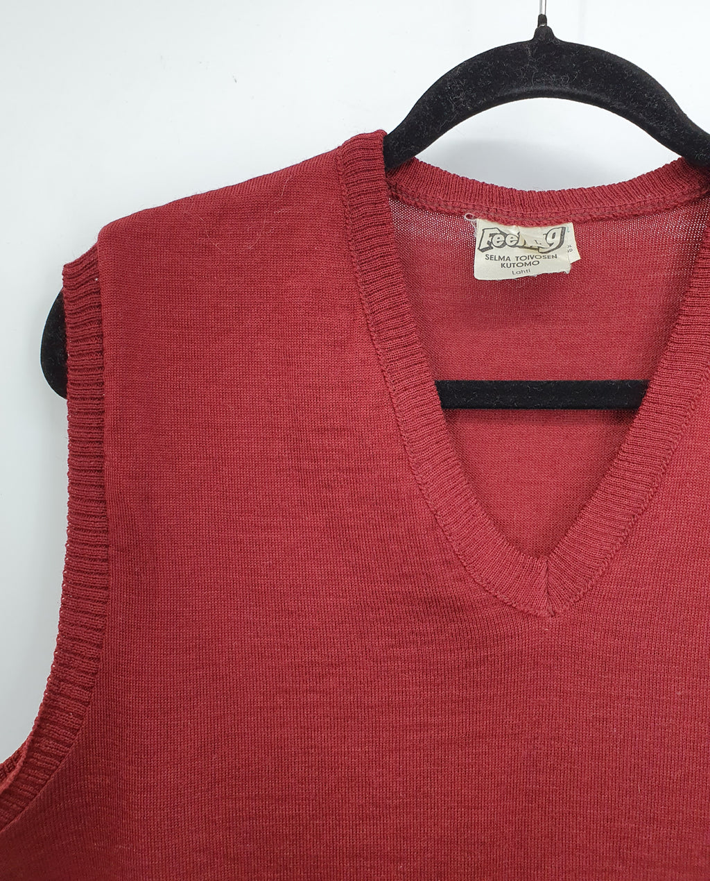 Feeling, burgundy wool vest from the 80s, size 40/42