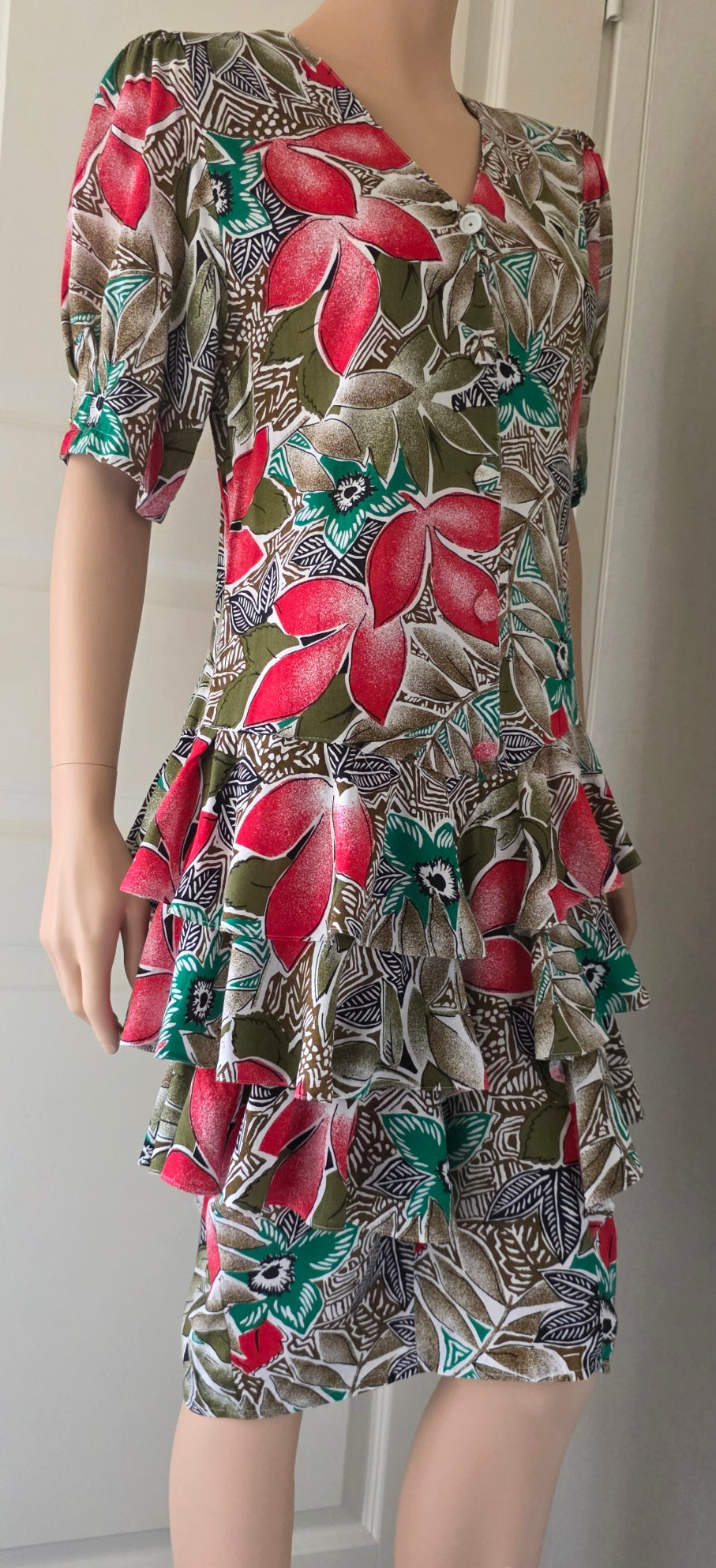 Savann, colorful viscose dress with dropped hem, from the 80s-90s, size 38
