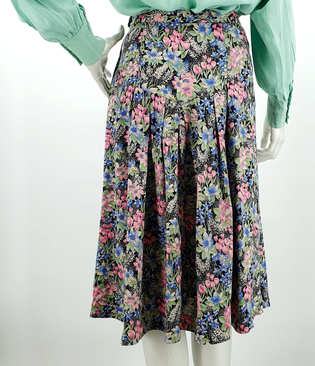 Jil's, black floral patterned skirt from the 80s, waist 70cm, size 36/38
