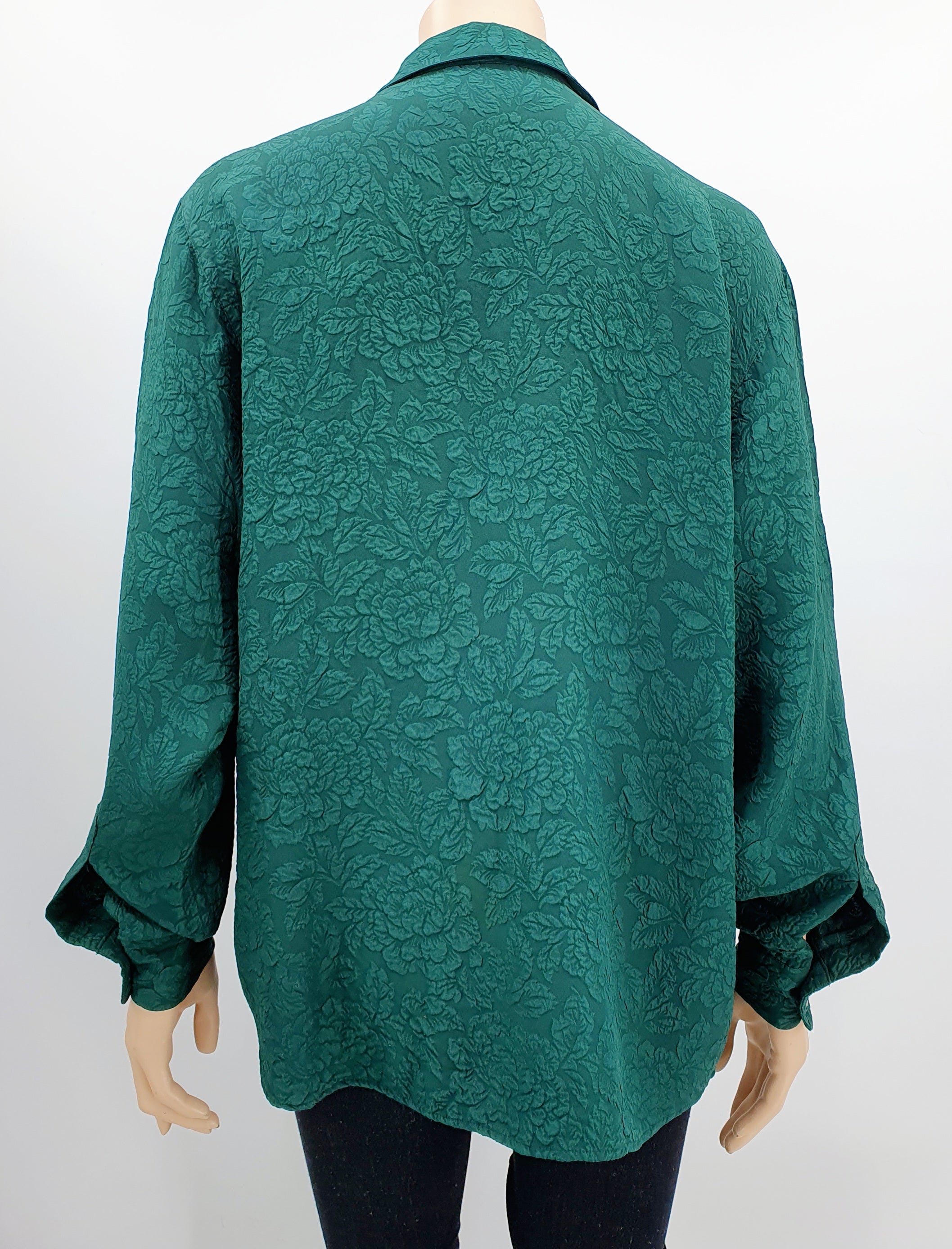 Metsänvihreä silkkipaita 90-luku, kuva selkäpuolelta