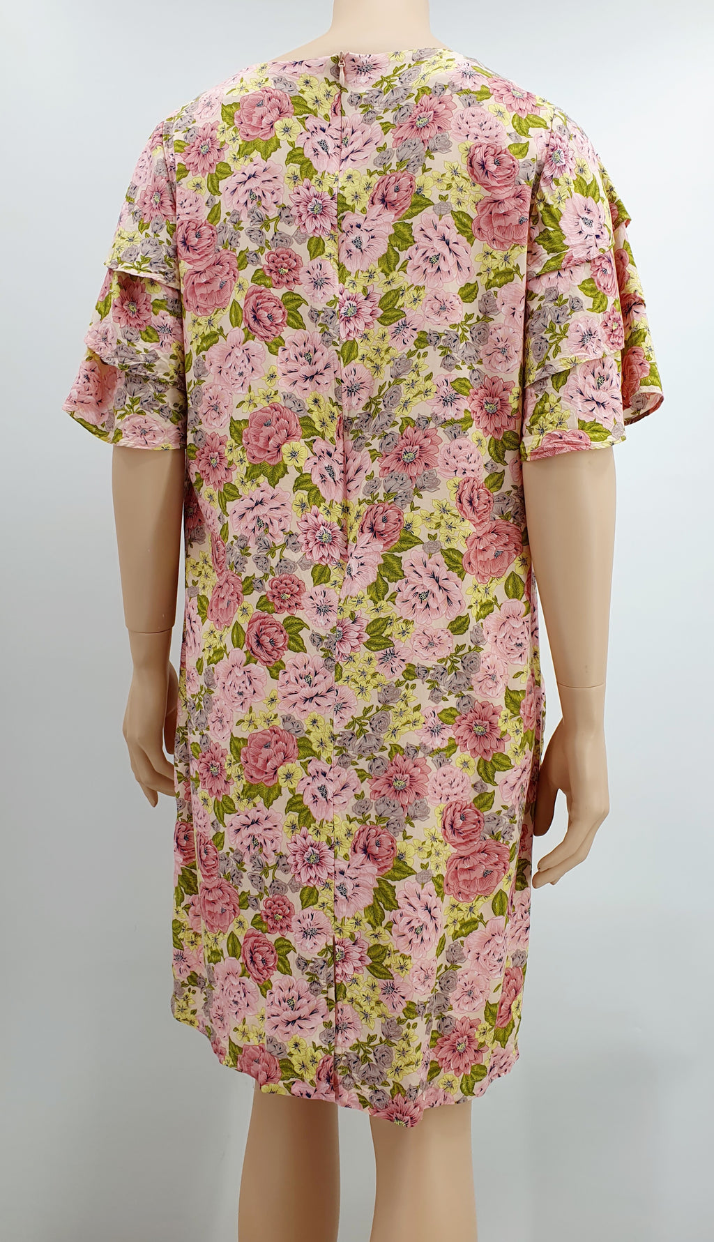 Pink viscose floral dress from the 90s-2000s, size 38-40