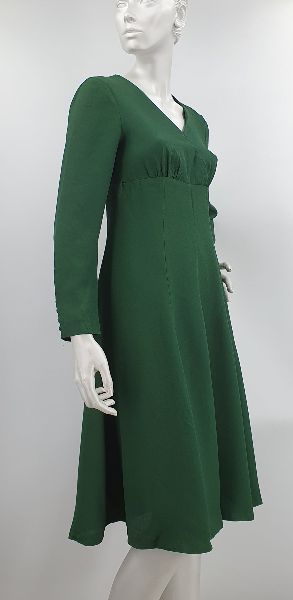 Kaunotar, forest green dress from the 60s-70s, size 36