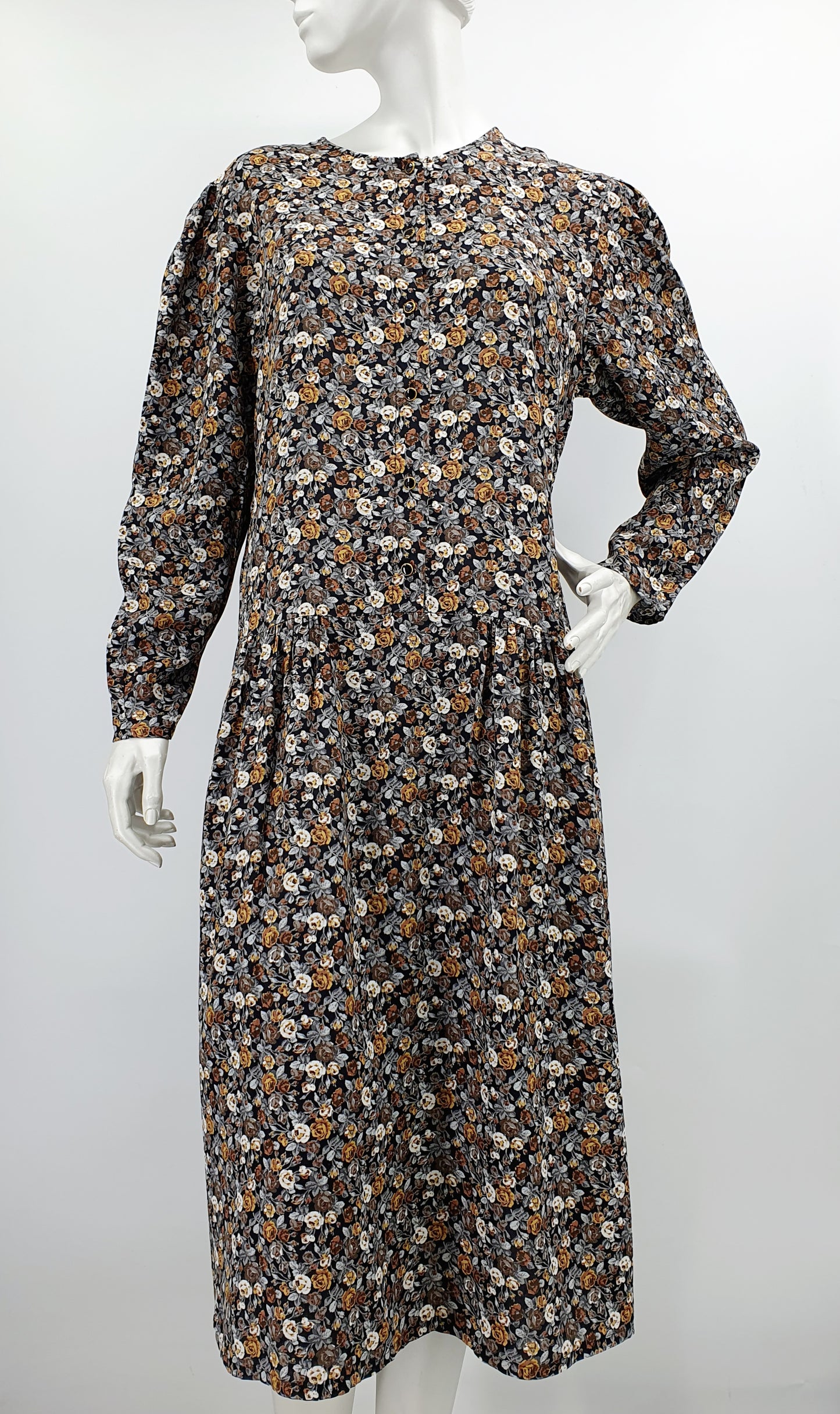 Miss TS, long-sleeved floral dress from the 80s-90s, size 38-40