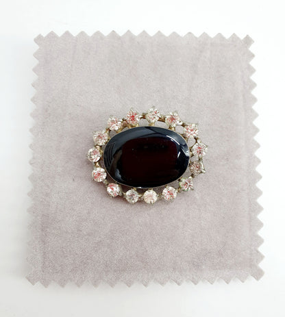 Brooch from the 60s-70s, oval black pearl