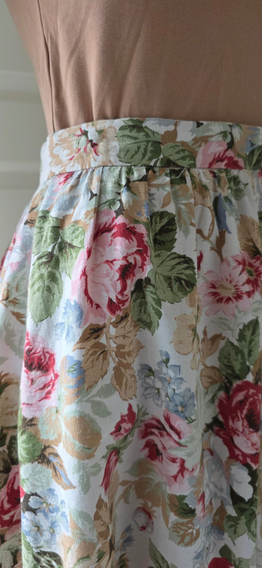 Floral skirt with pockets, 80s-90s, waist 72cm, size 34-36