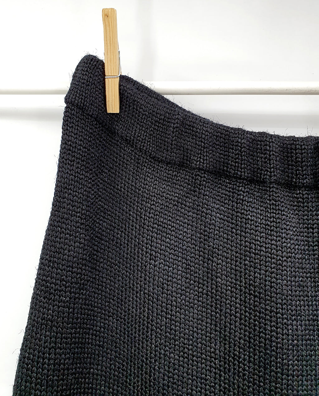 Marimekko, black long viscose knitted skirt from the 80s-90s, waist 80-100cm, size 44-46