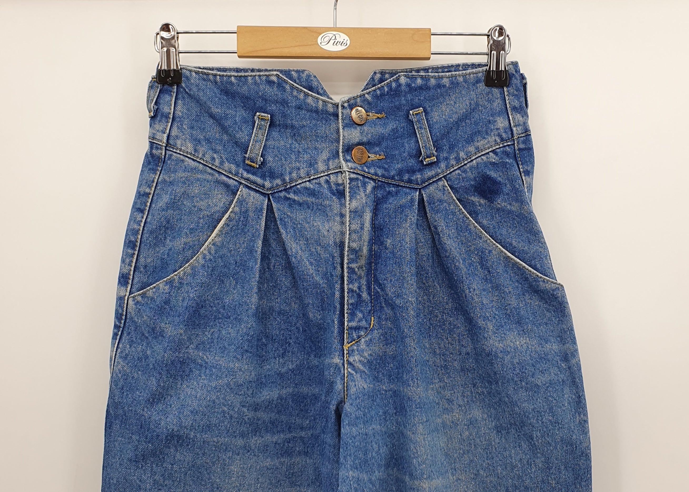 BeeGee, high-waisted jeans from the 90s, size 34