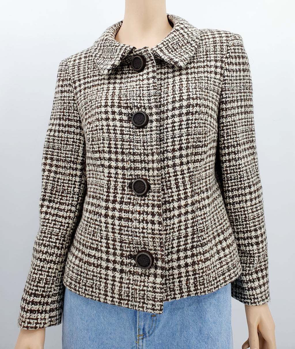 Ruskea-valkoinen villasekoitejakku 1950-60-luvulta, ruutukuviointi