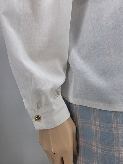 White women's vintage shirt with lace collar, size 38-40