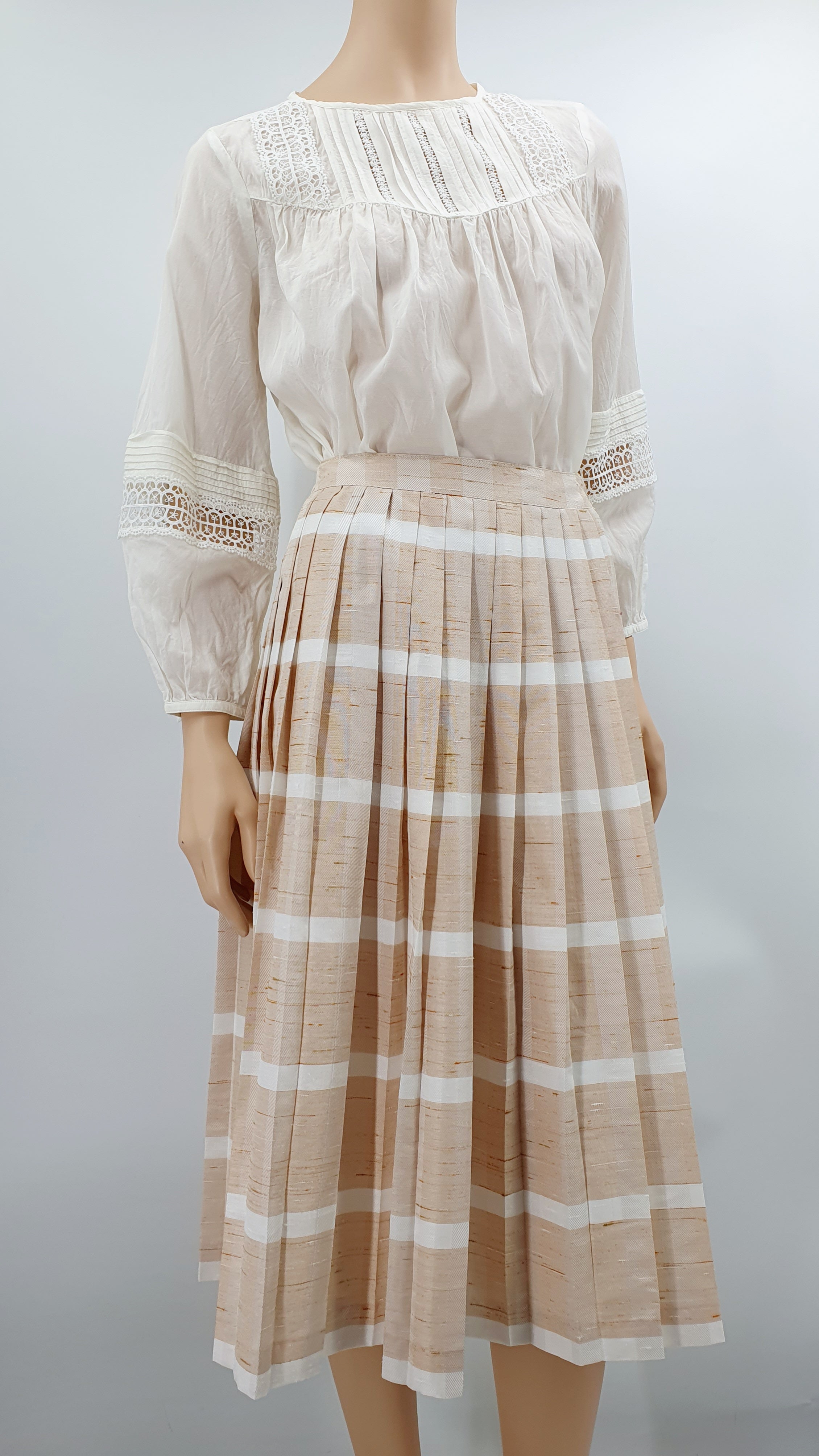 Design-Tuote, light pleated skirt from the 80s, waist 66cm, size 34