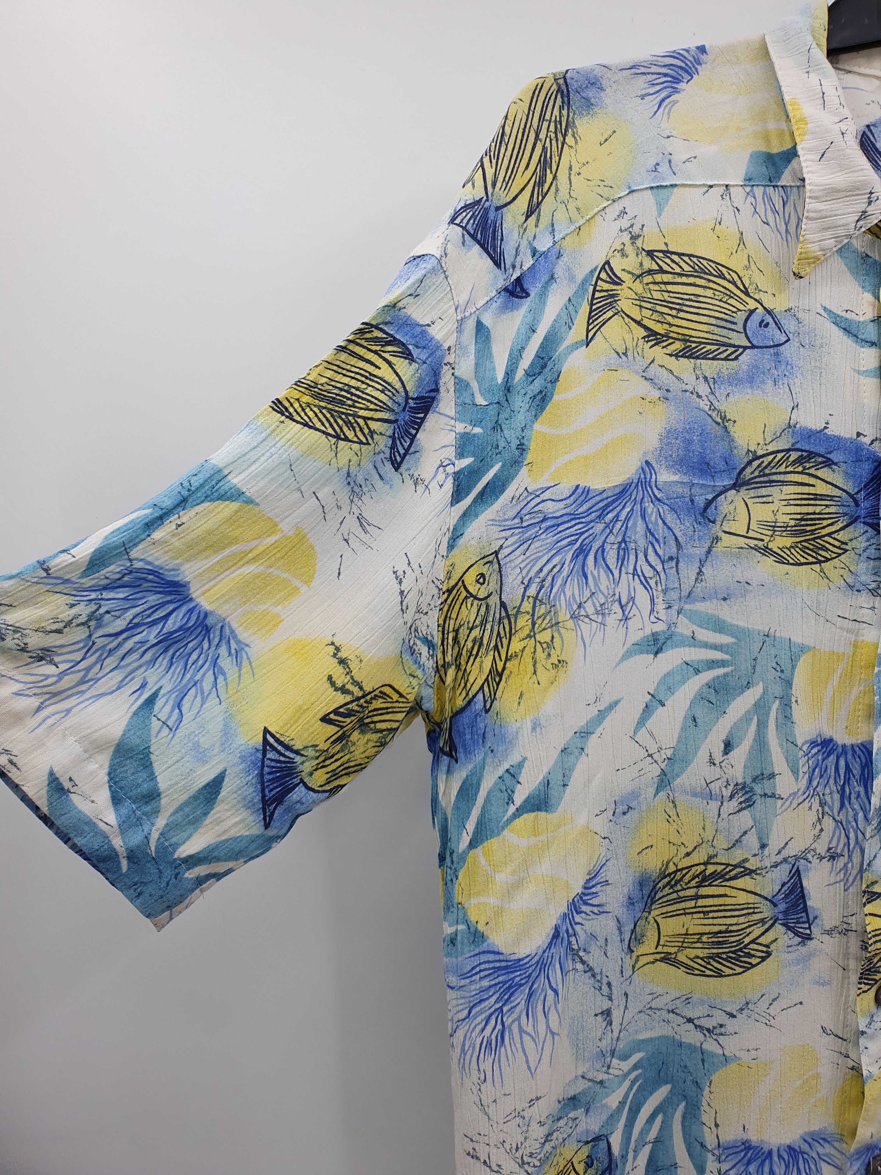 Fish-themed men's summer shirt from the 80s-90s, size ML