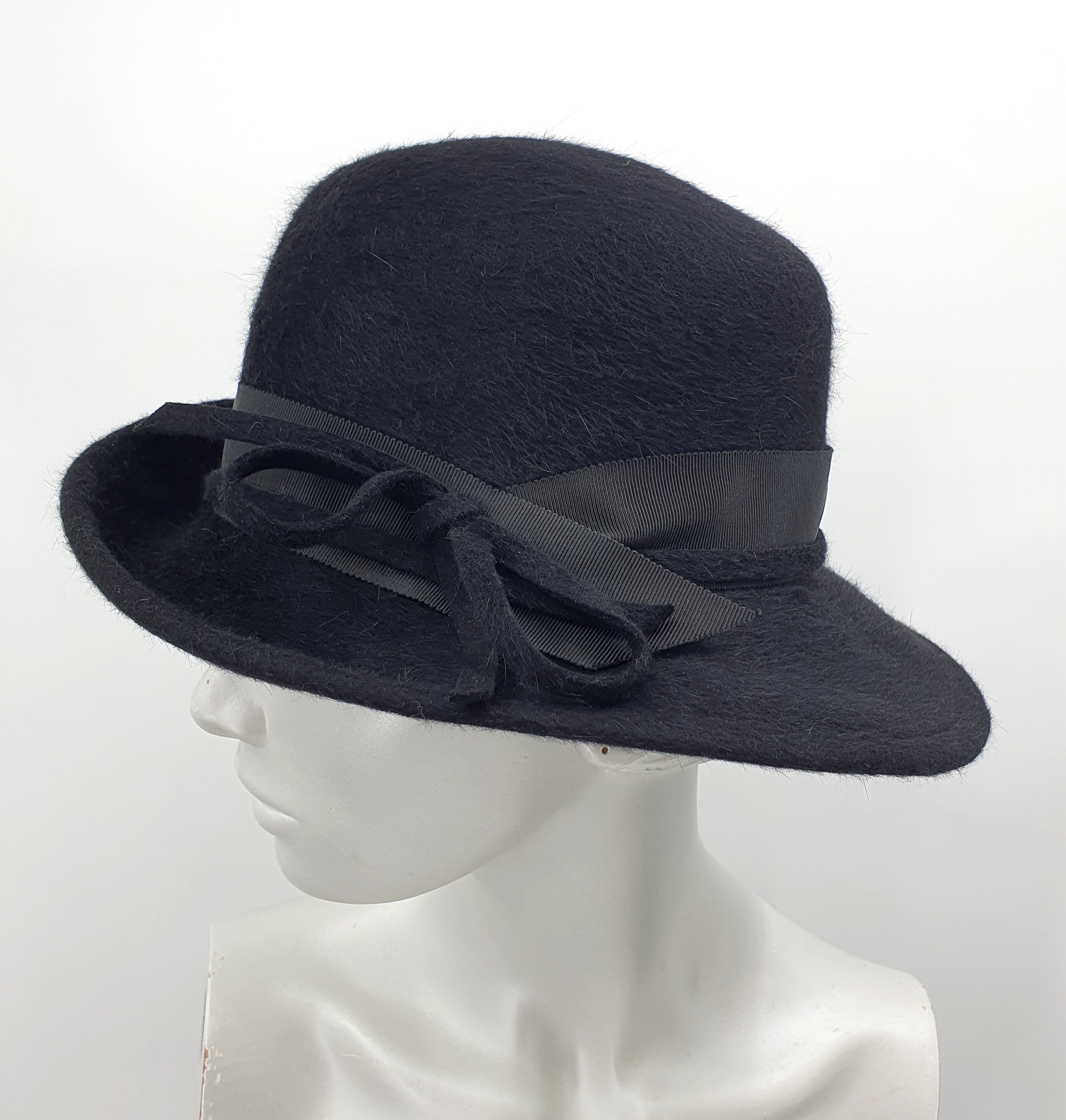 Women's felt hat from the 80s, color black, unused, 55cm