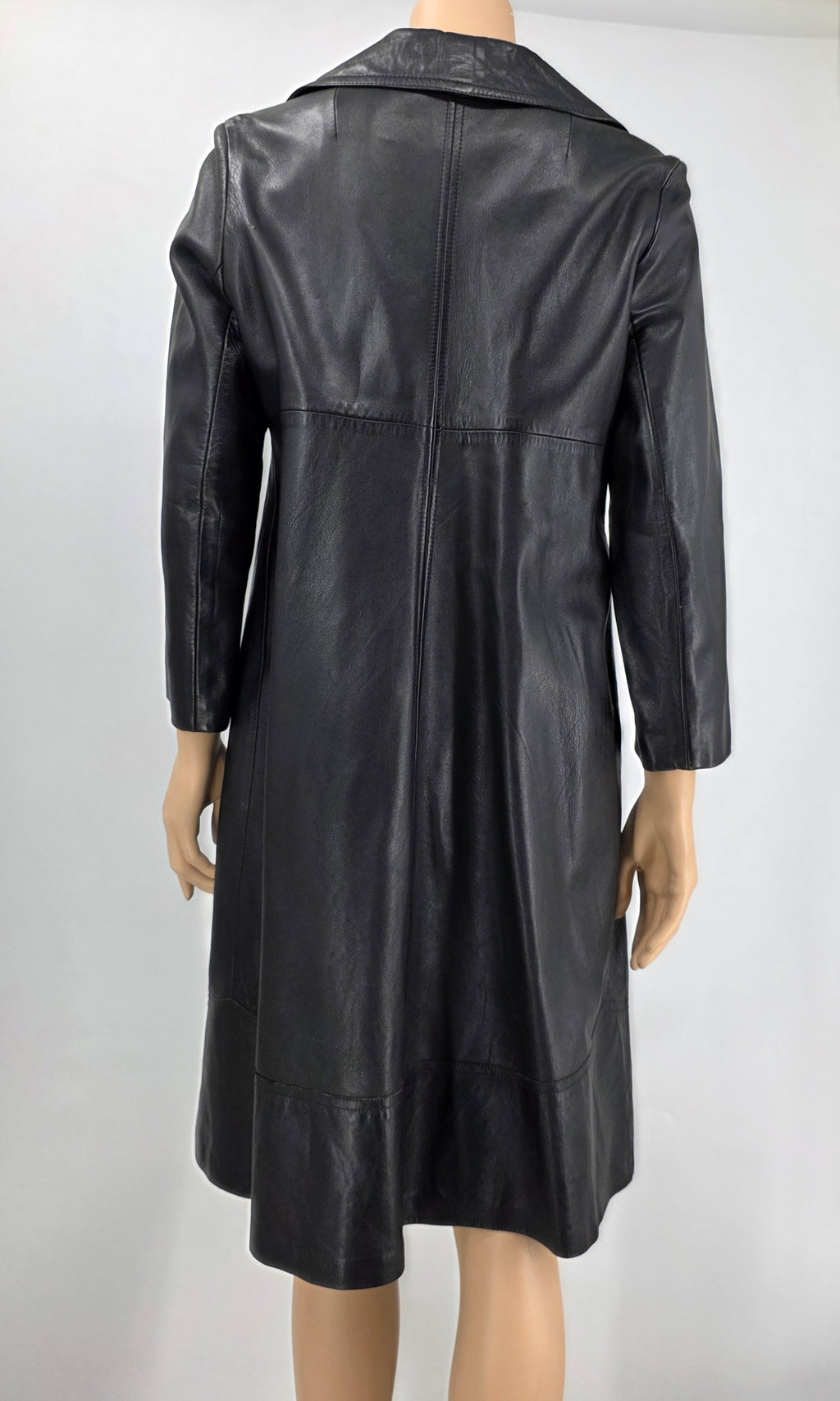 Long women's leather jacket from the 70s, color black, size 36-38