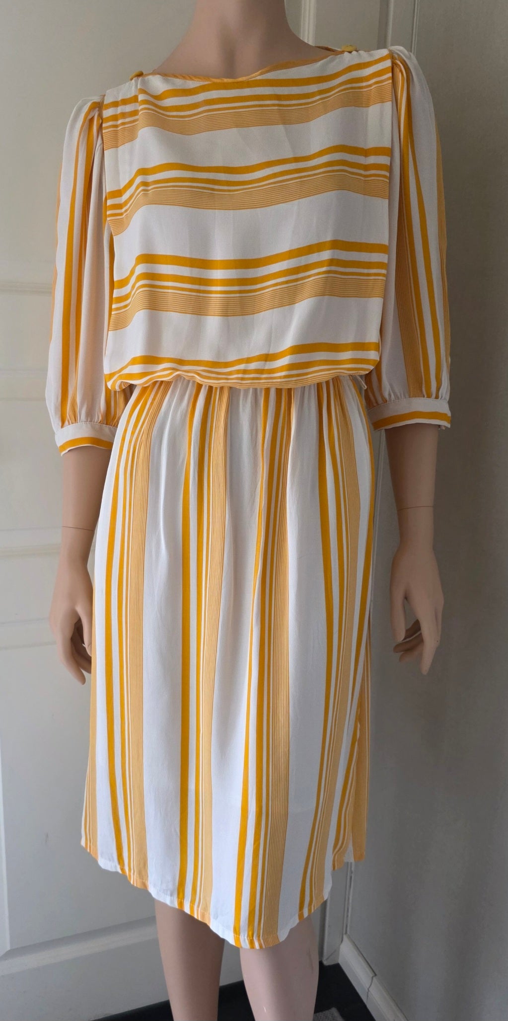 Yellow and white viscose dress from the 80s, size 36-38