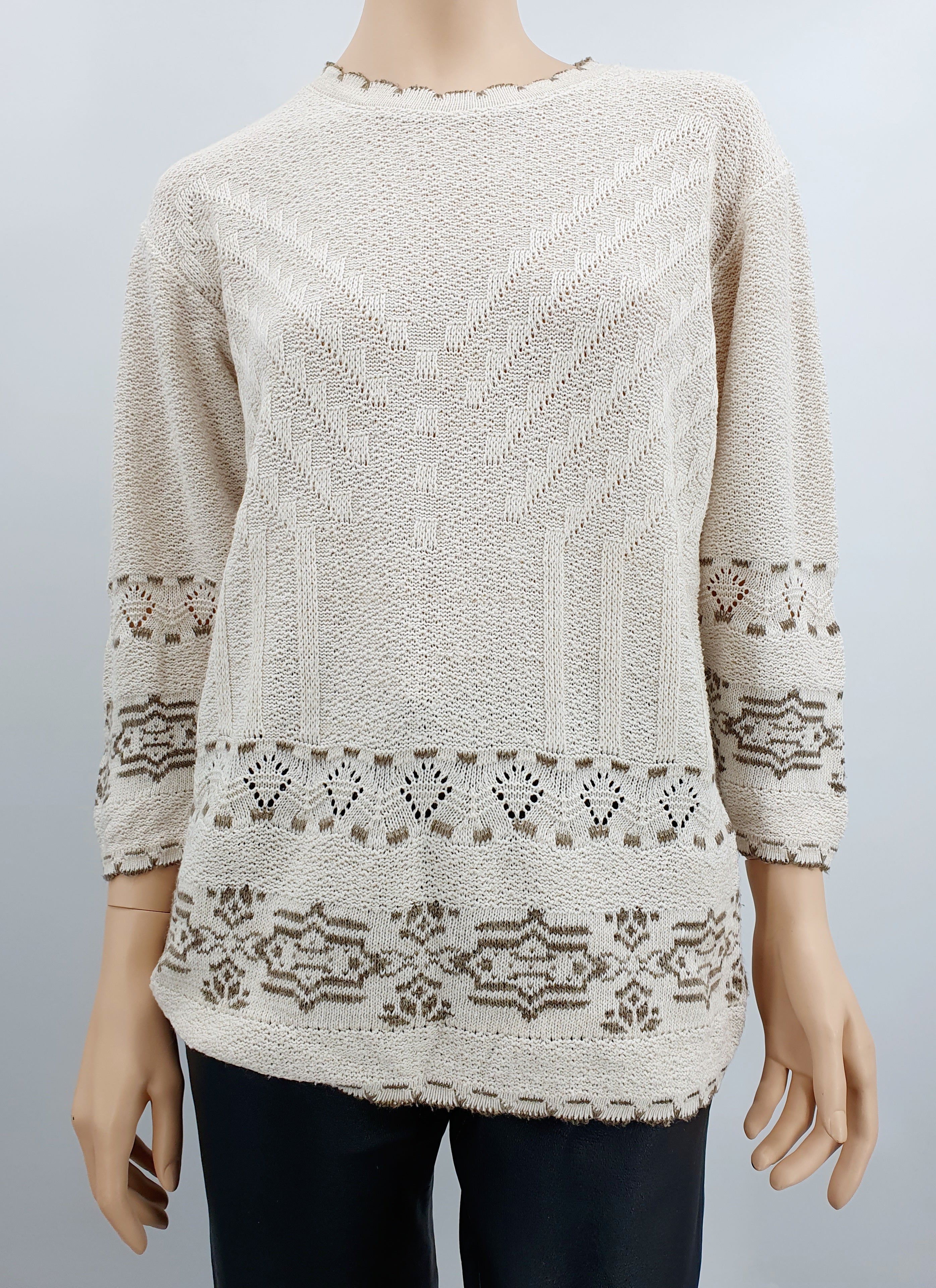 Light sweater with linen-colored patterns, from the 90s, size 38/40