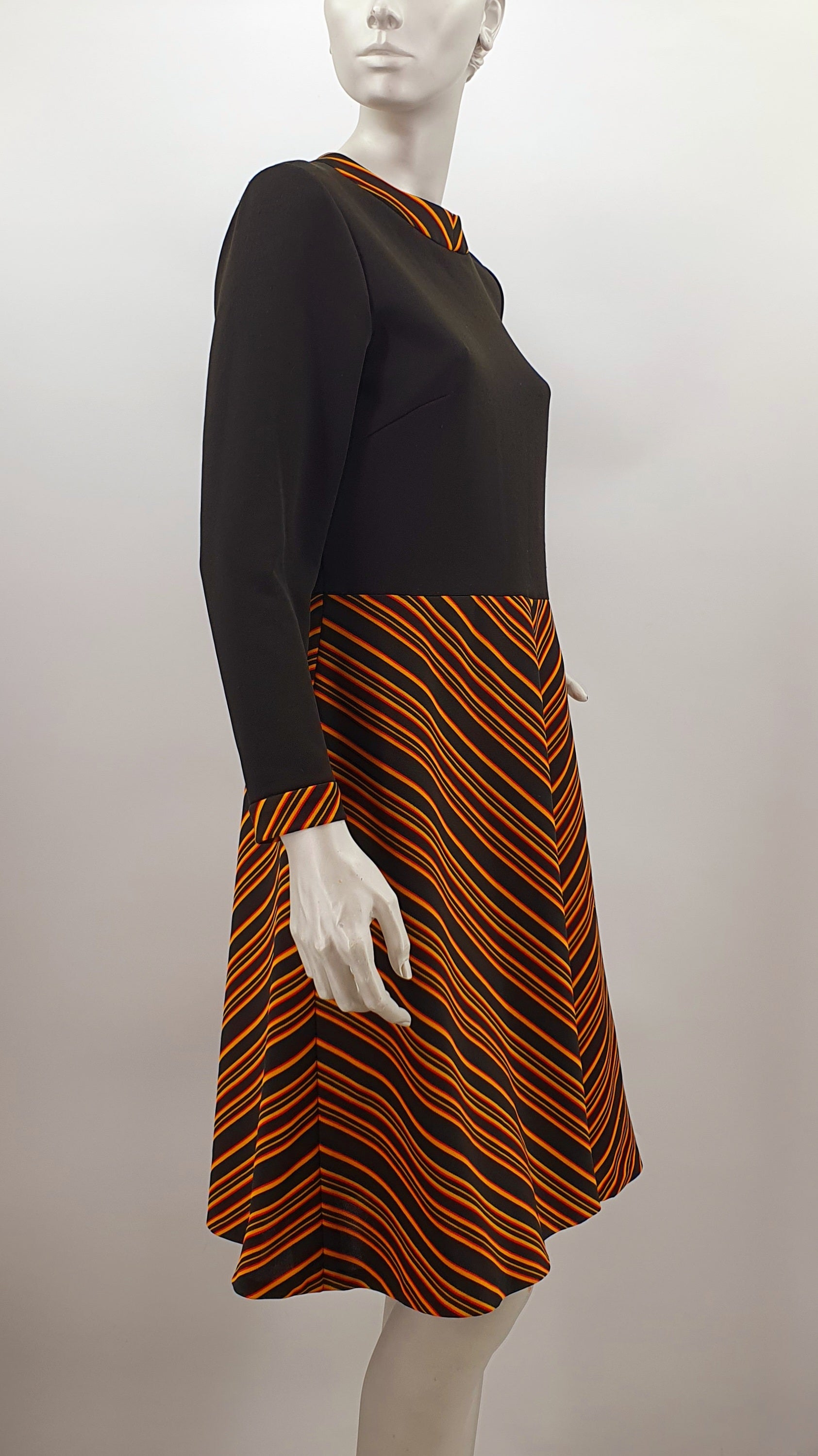 Anne, long-sleeve diagonal stripe hem dress from the 70s, size 38