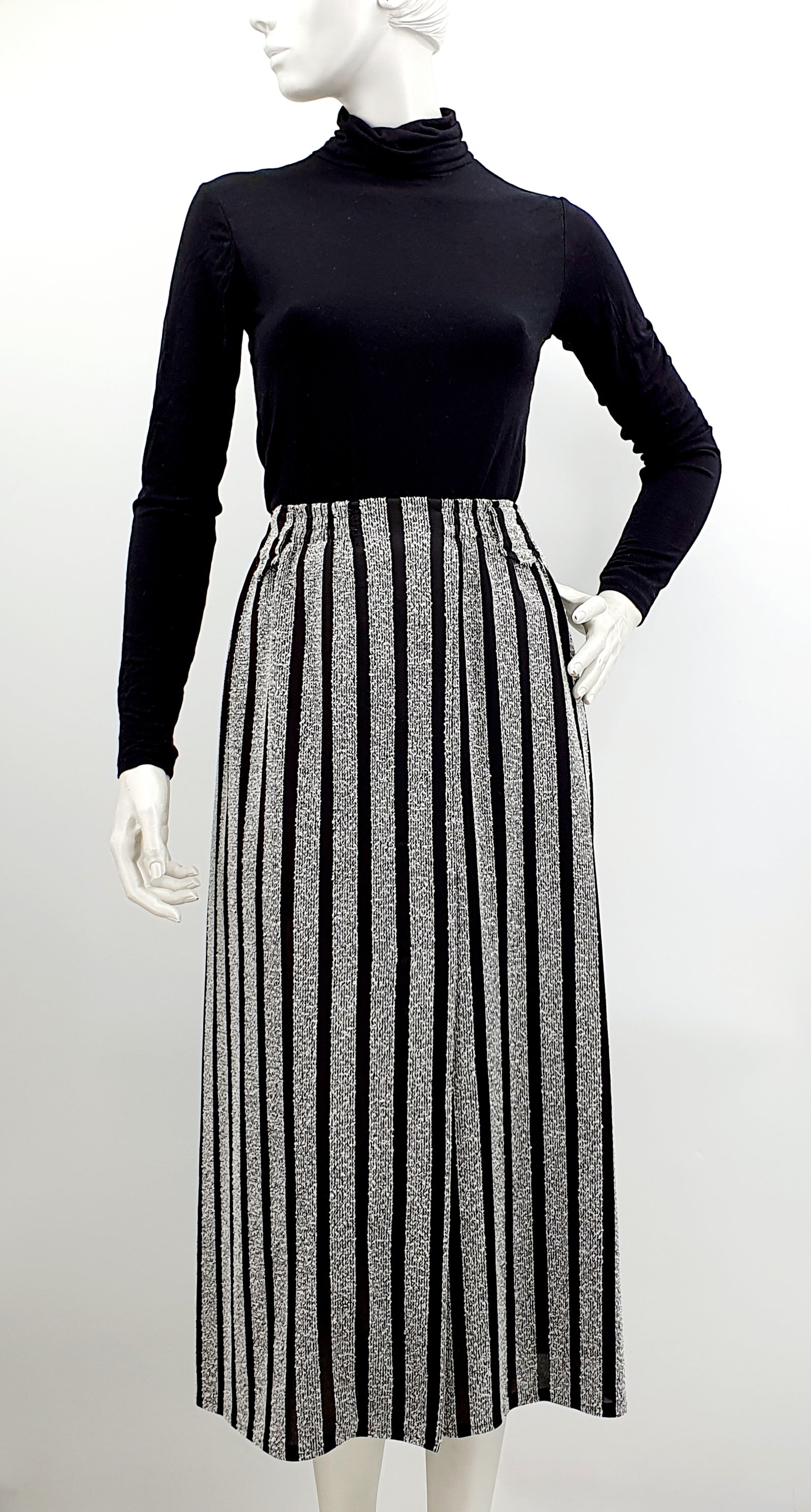Black-gray midi skirt from the 90s, size 38