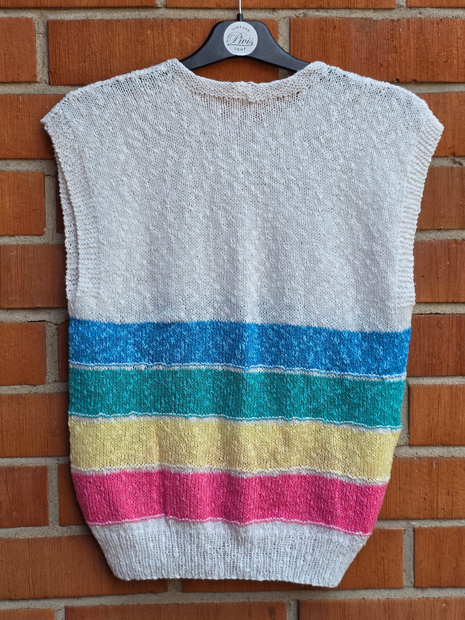 Sleeveless knitted top from the 80s, size 38