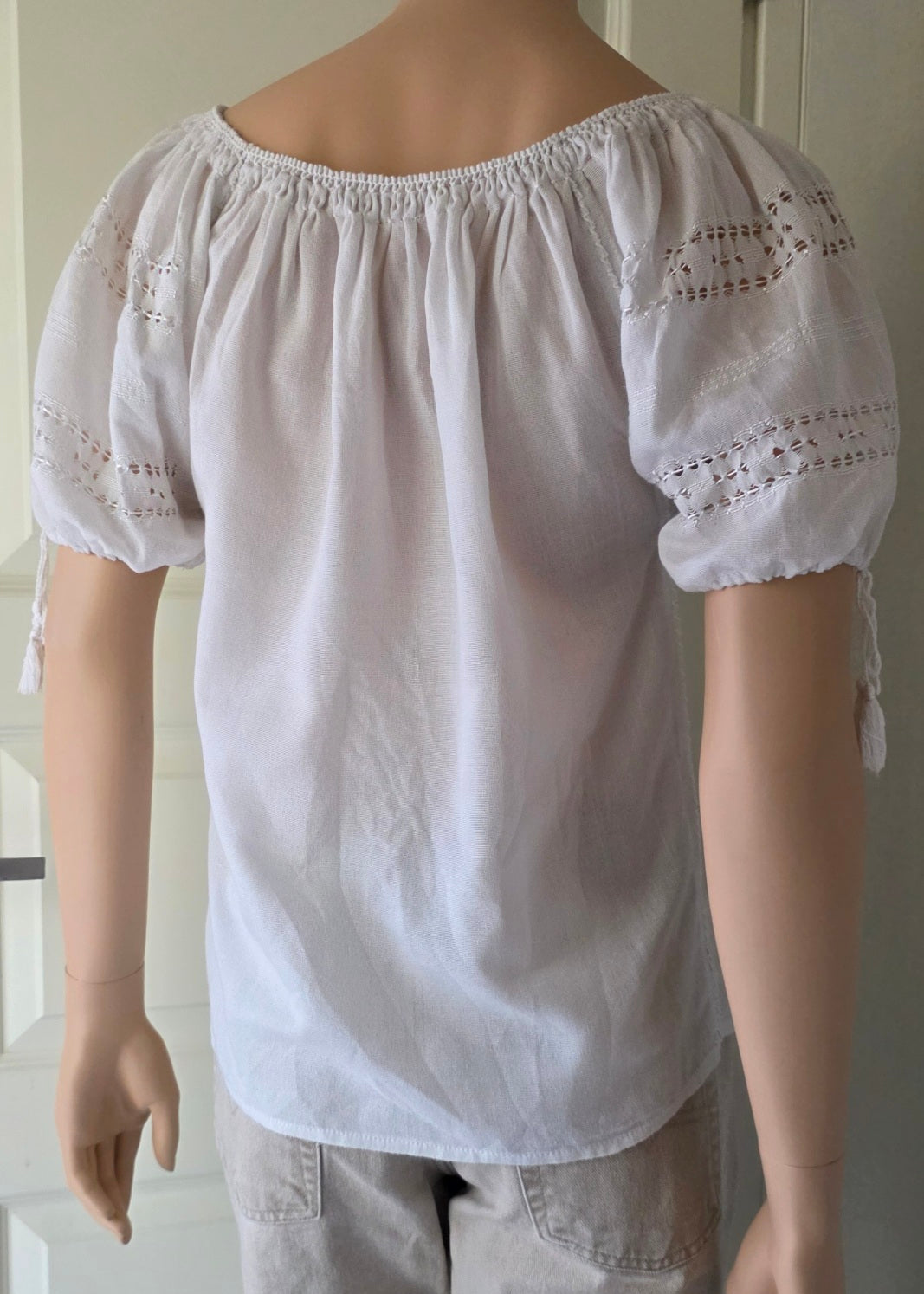 Embroidered white blouse from the 70s-80s, size 36