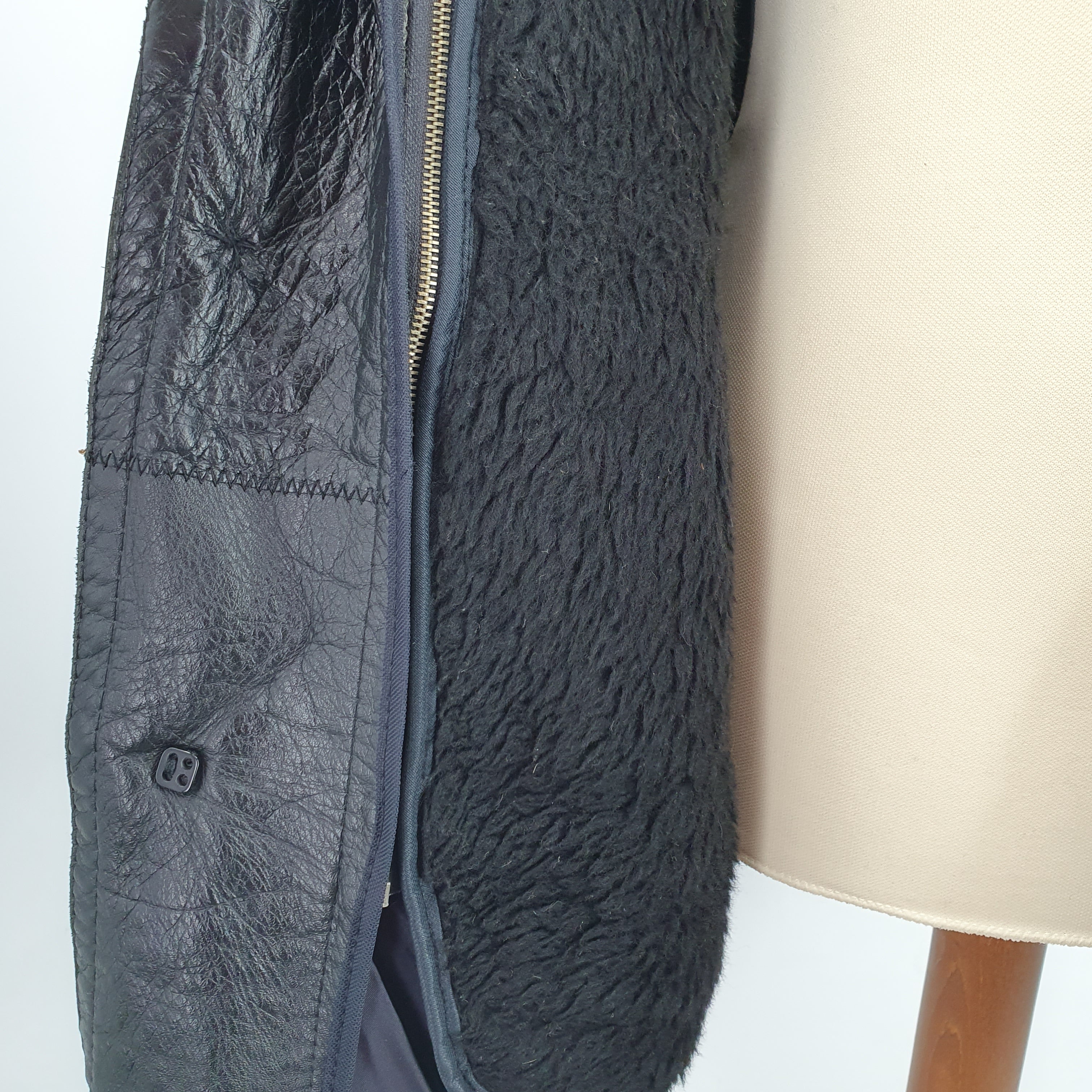 Black men's leather jacket from the 70s, size men's M, women's 40-42