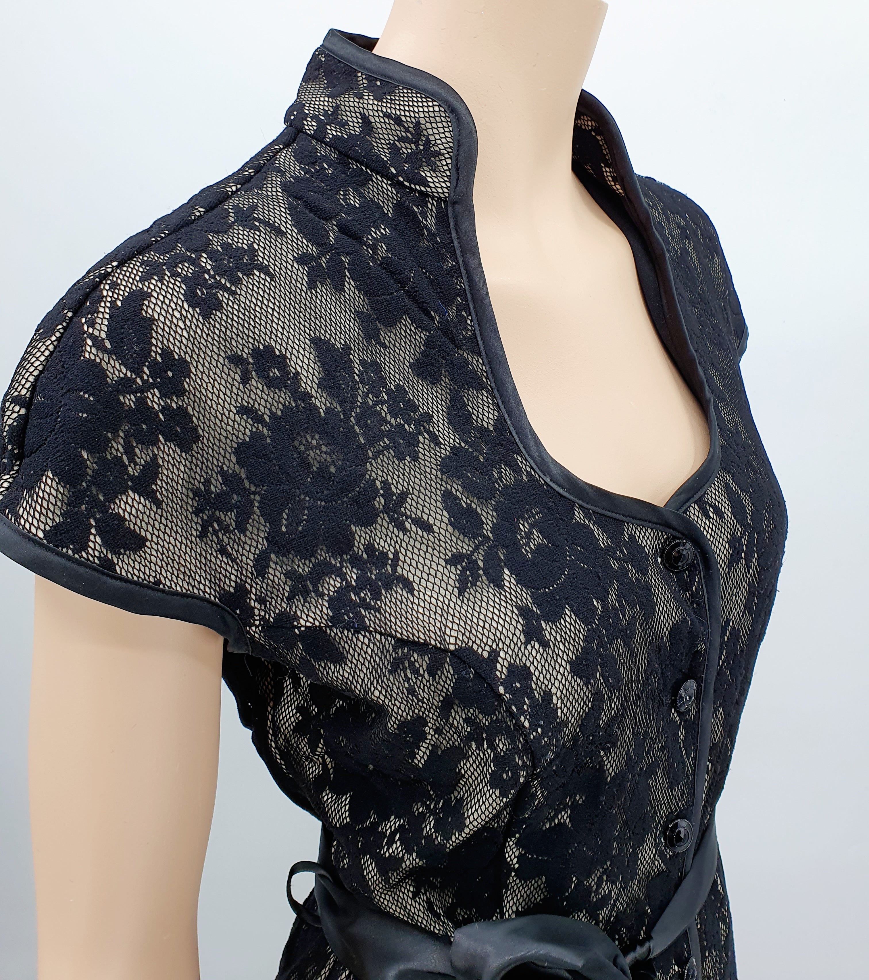 Molly-Jo, lyhythihainen juhlatoppi 2000-luvulta, koko 42