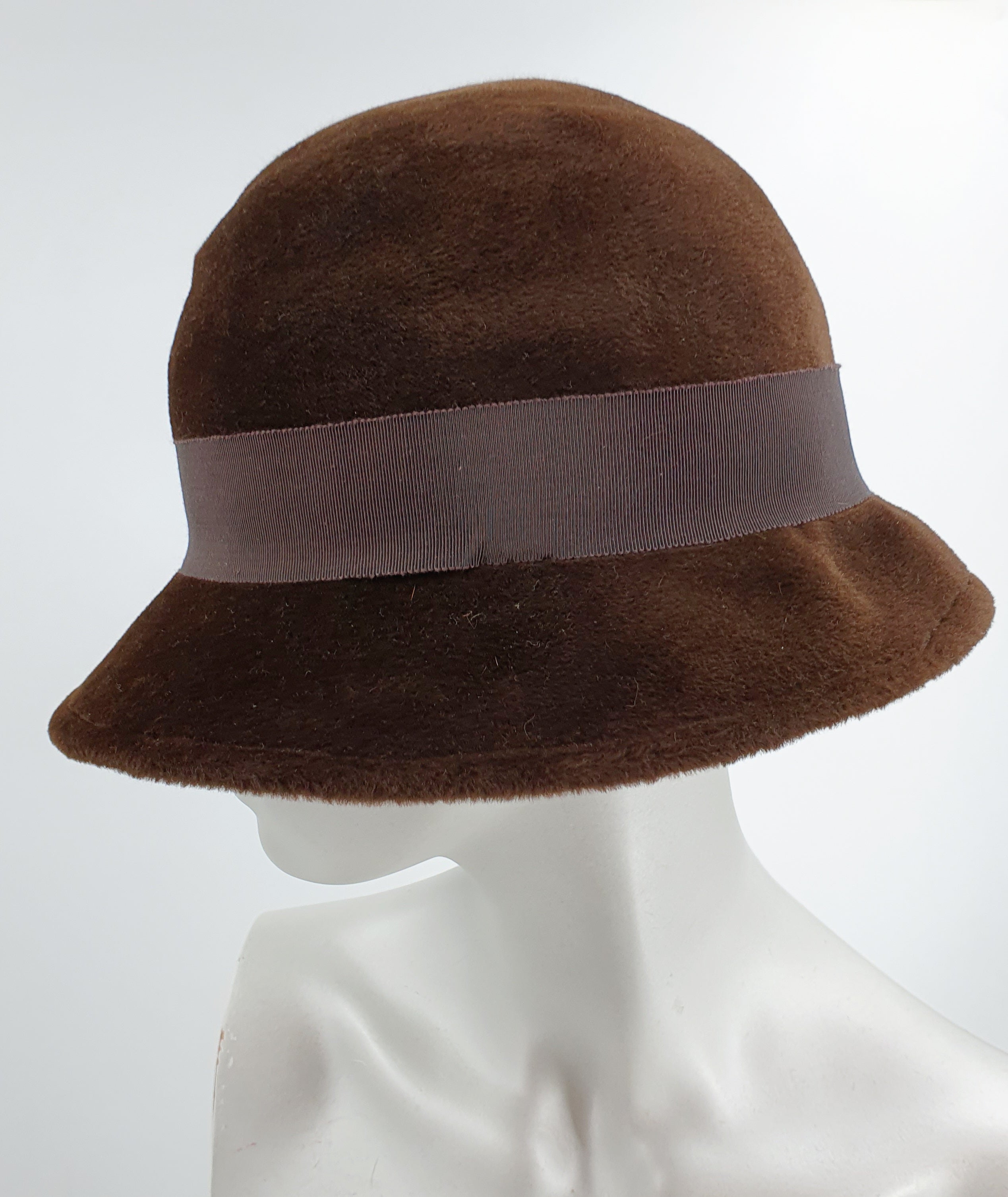 Brown felt hat from the 90s, unused, 58cm