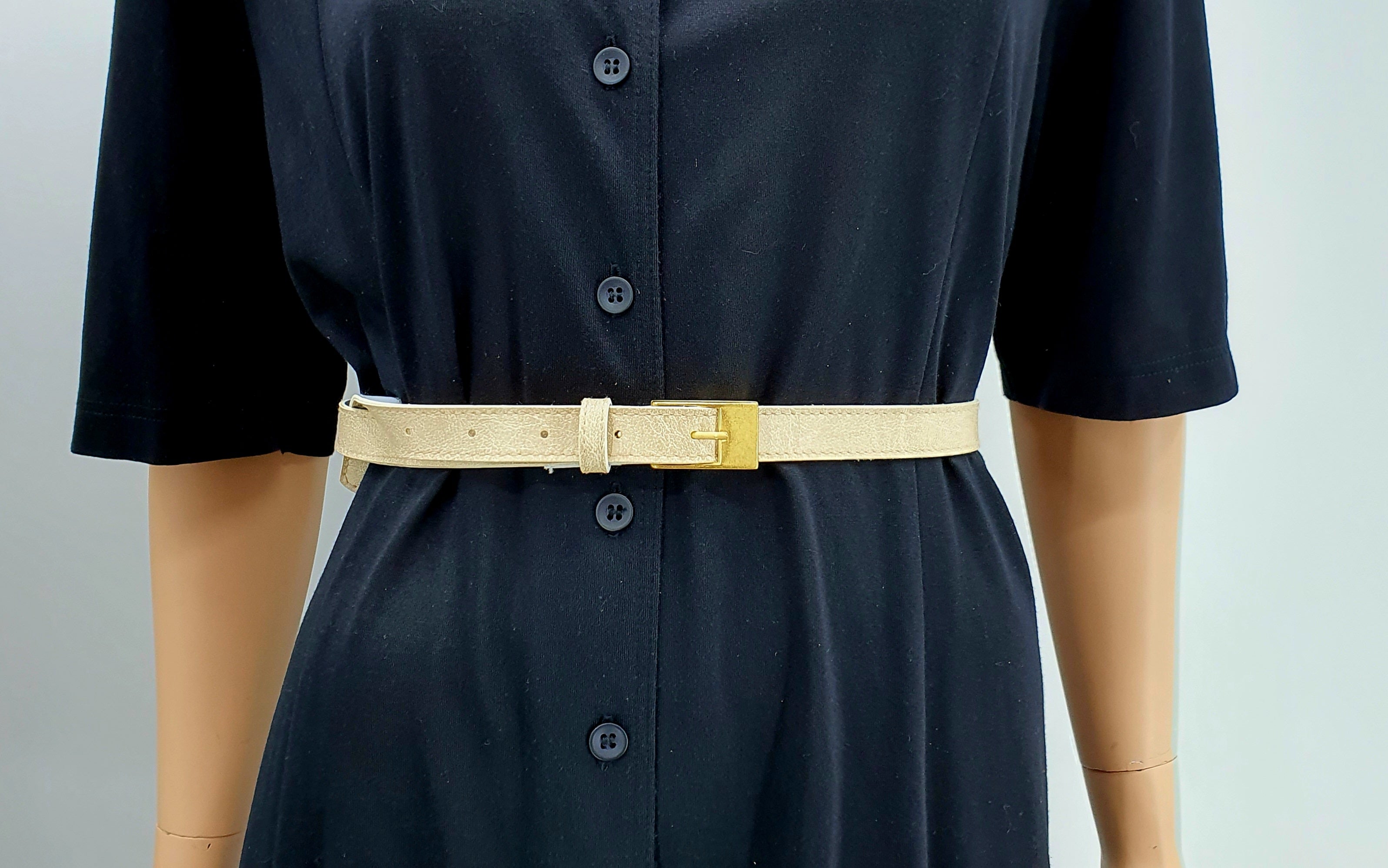 Beigen värinen kapea vyö 1990-luvulta | Pituus 82-95cm