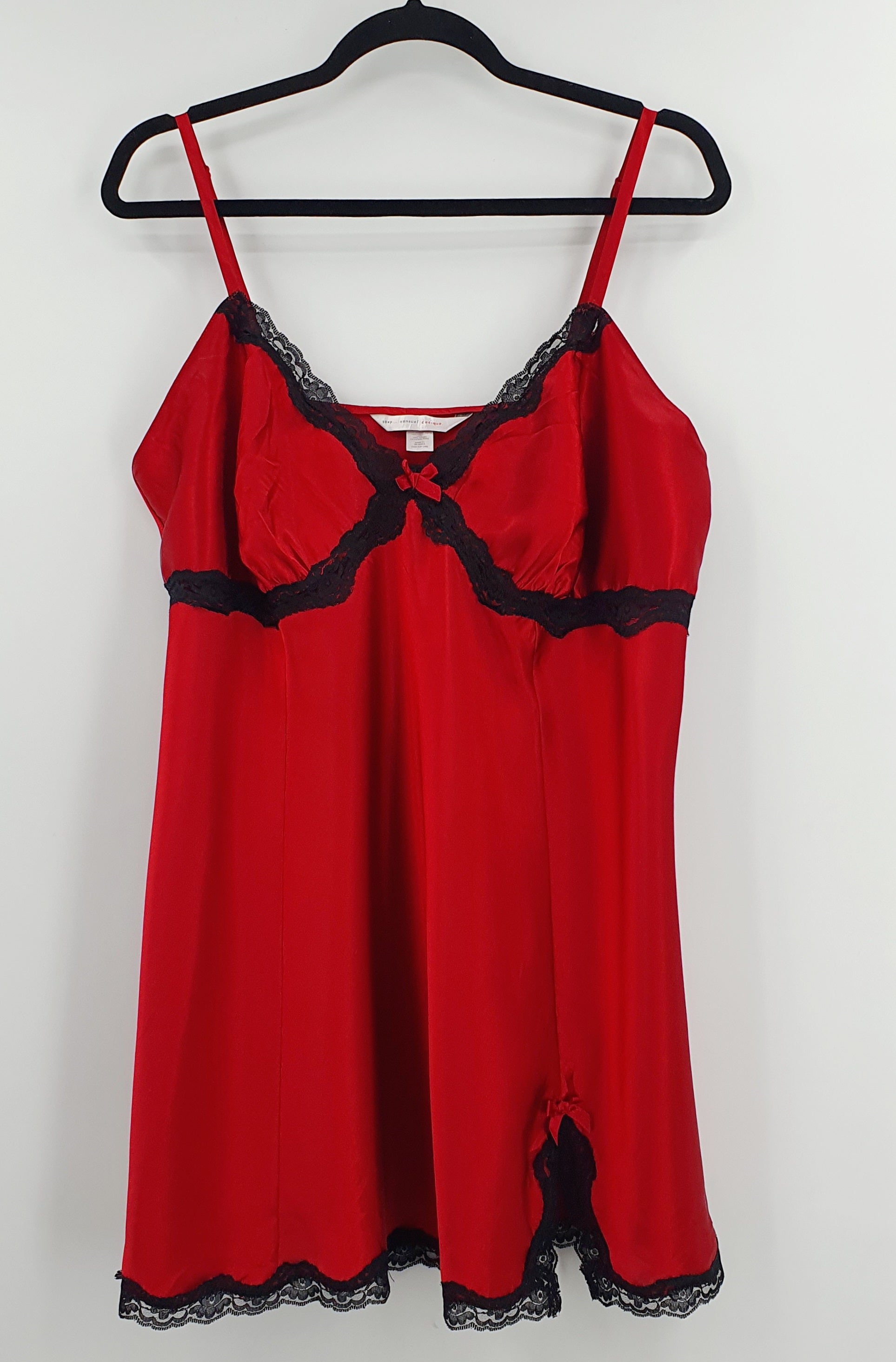 Red and black underwear, size 44-46