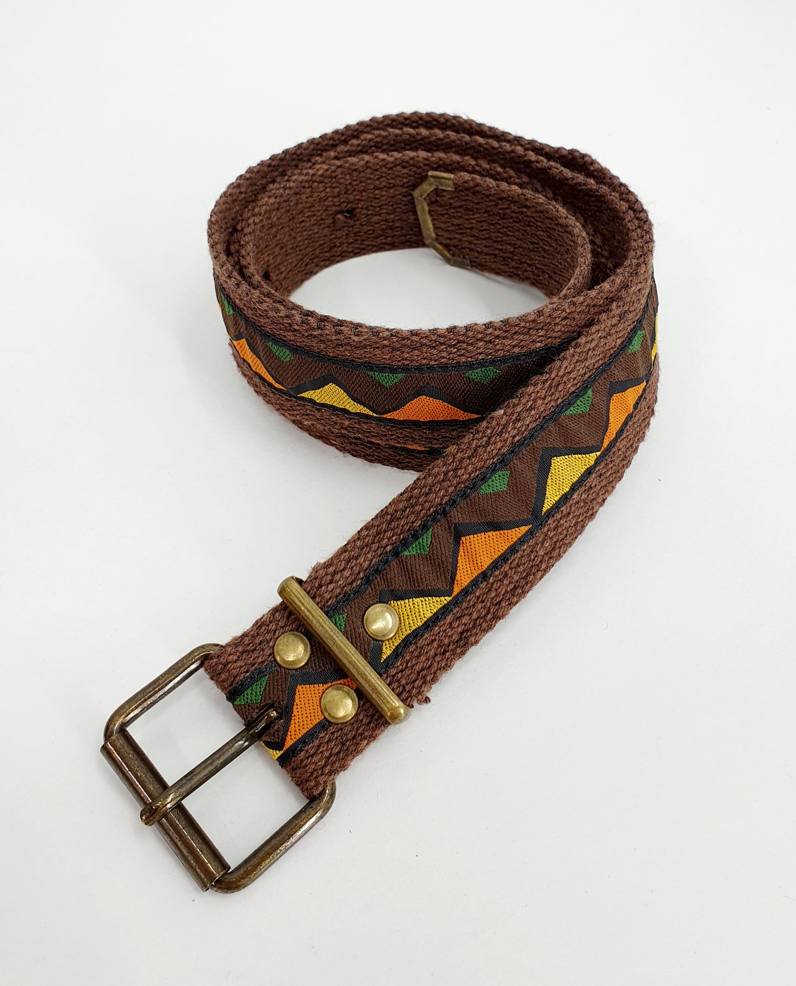 Ruskea kangasvyö 90-luku, värikäs vintagevyö