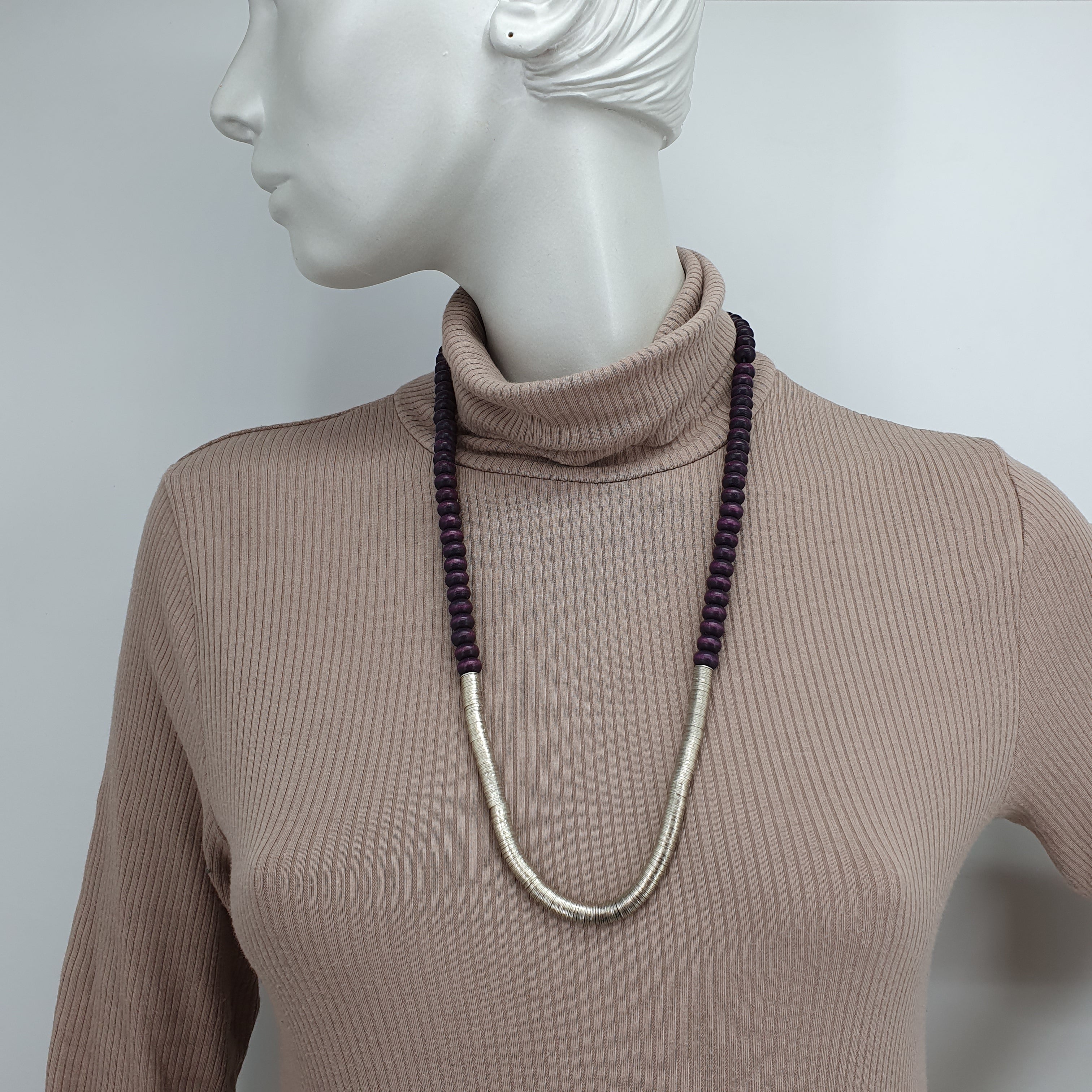 Aarikka, plum-colored necklace from the 80s-90s, length 70cm