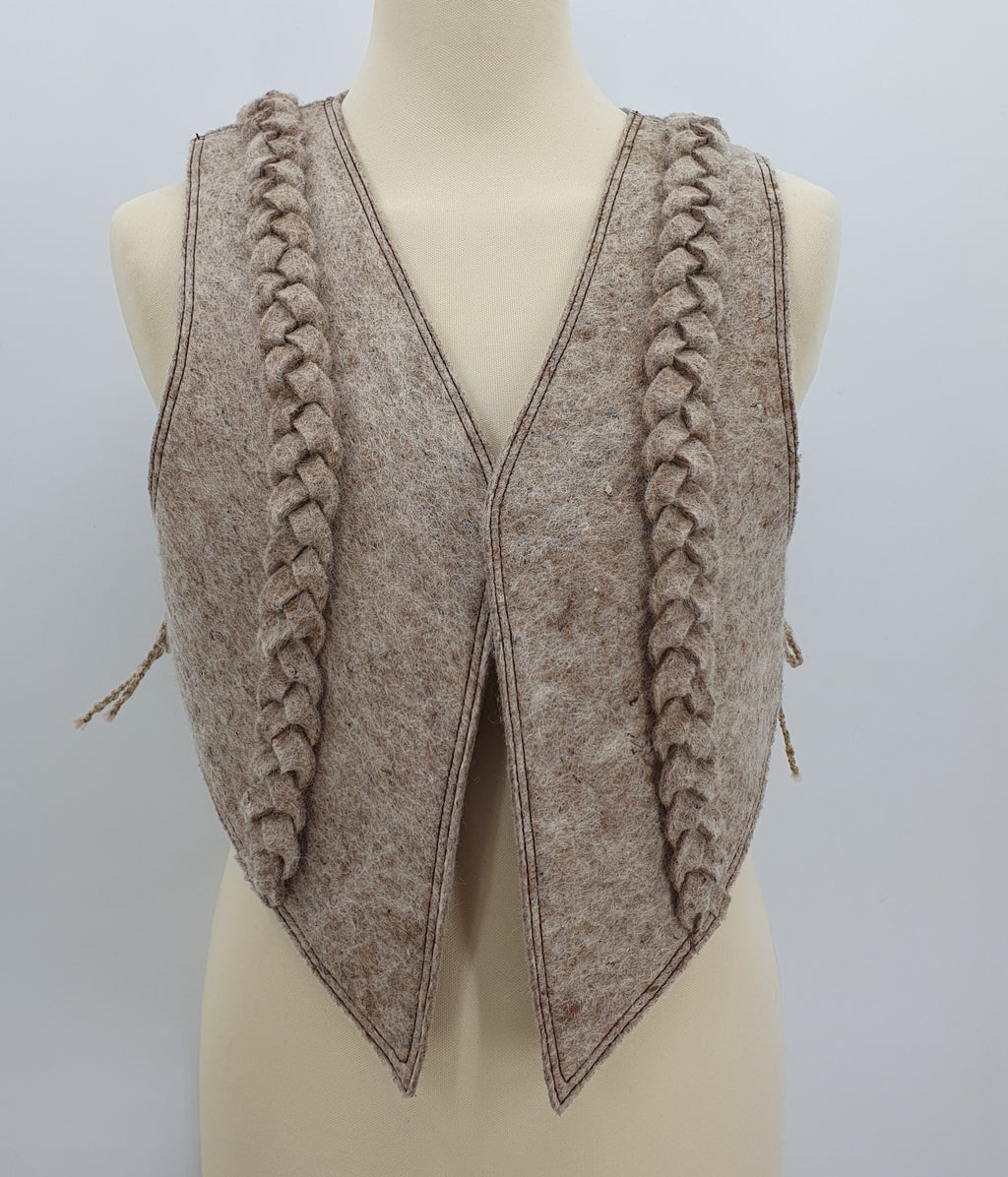 Beigen värinen villainen huopaliivi Unisex-malli Käsityönä valmistettu