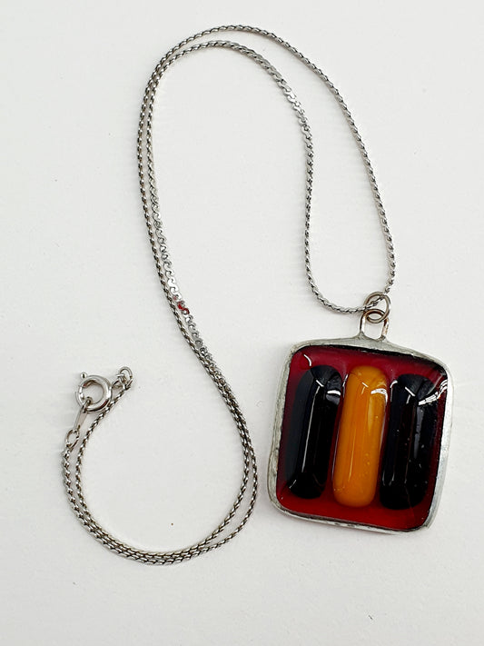 Necklace with glass pendant, red/yellow color