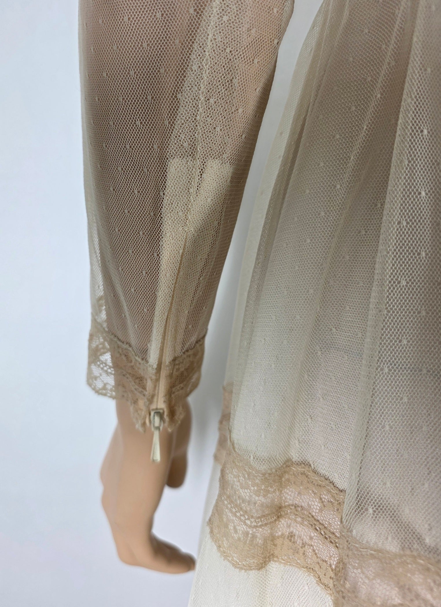 Off-white lace maxi dress from the 60s-70s, size 36/38