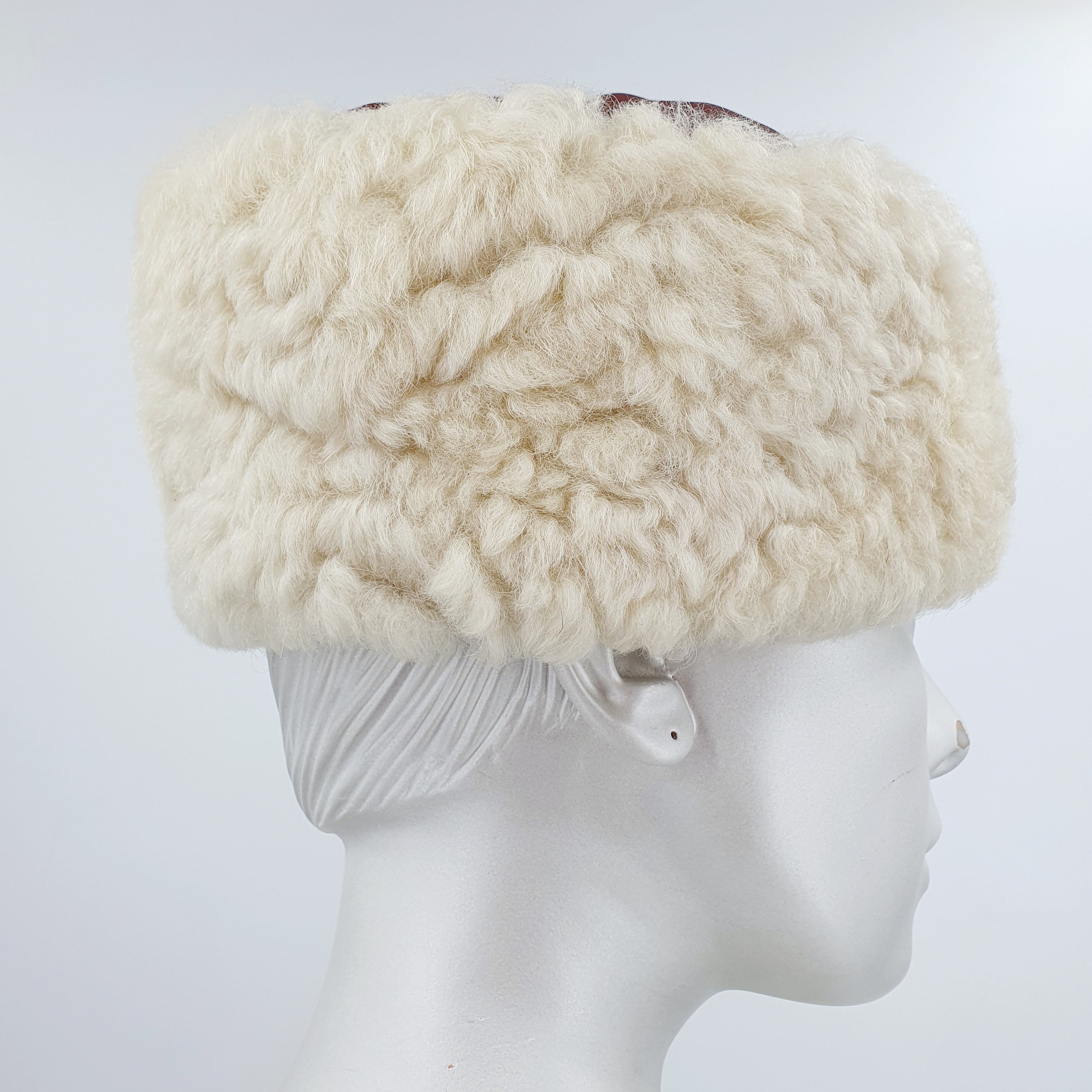 Winter hat from the 70s, light faux fur/reddish leather, 58cm